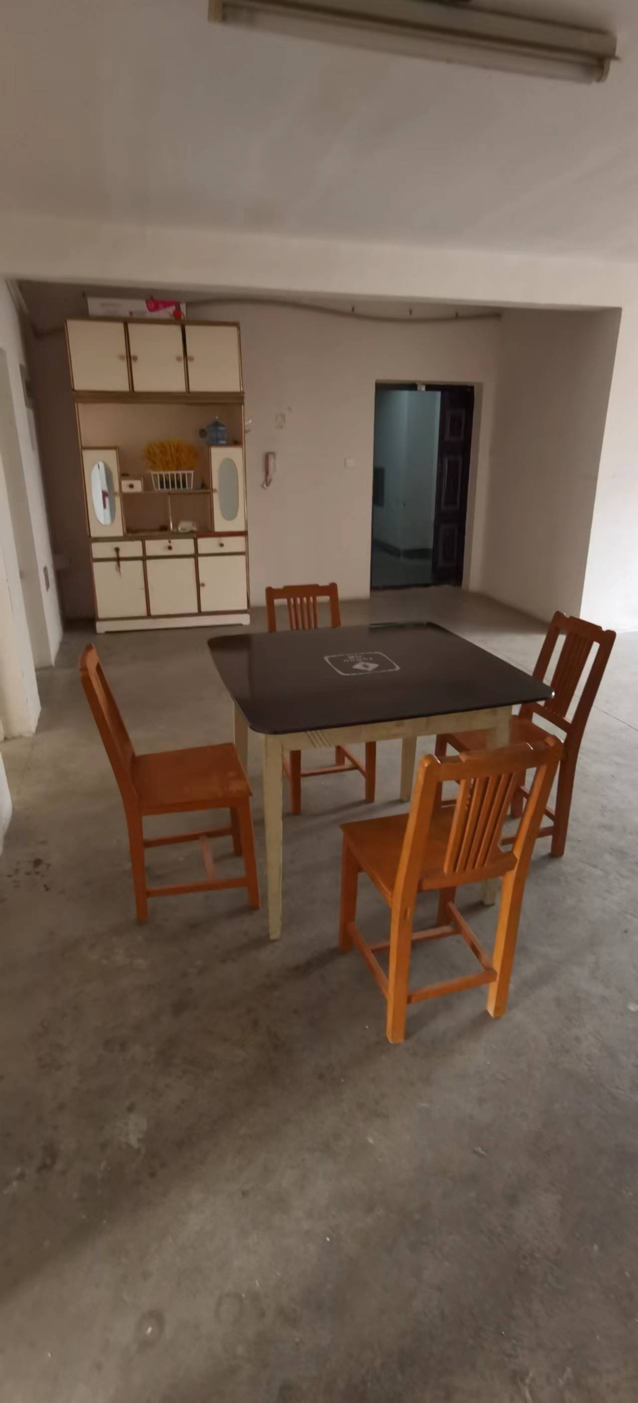 星月花园 3室2厅1卫 130m²