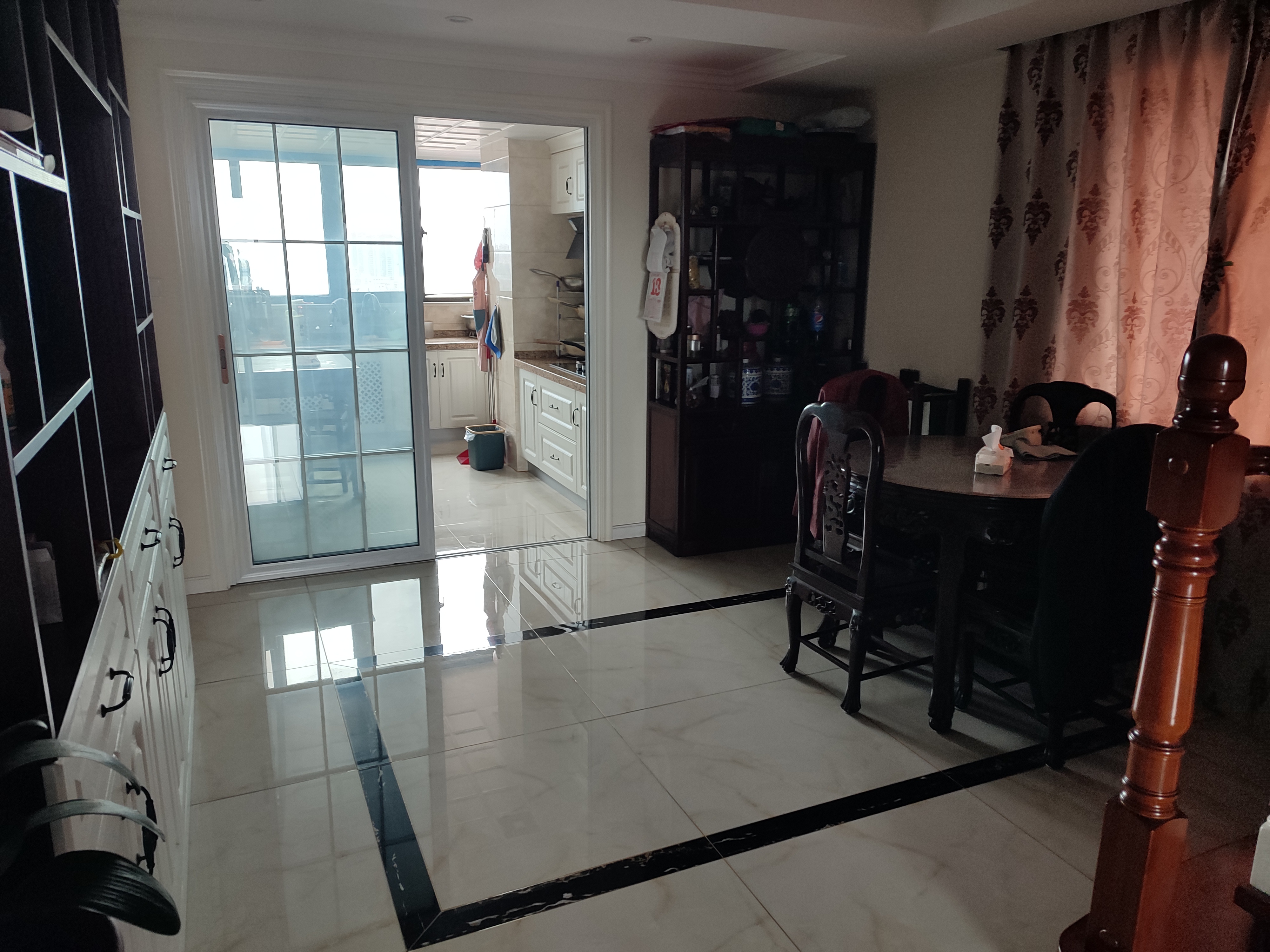 外滩花苑 3室2厅2卫 96.00m&sup2;