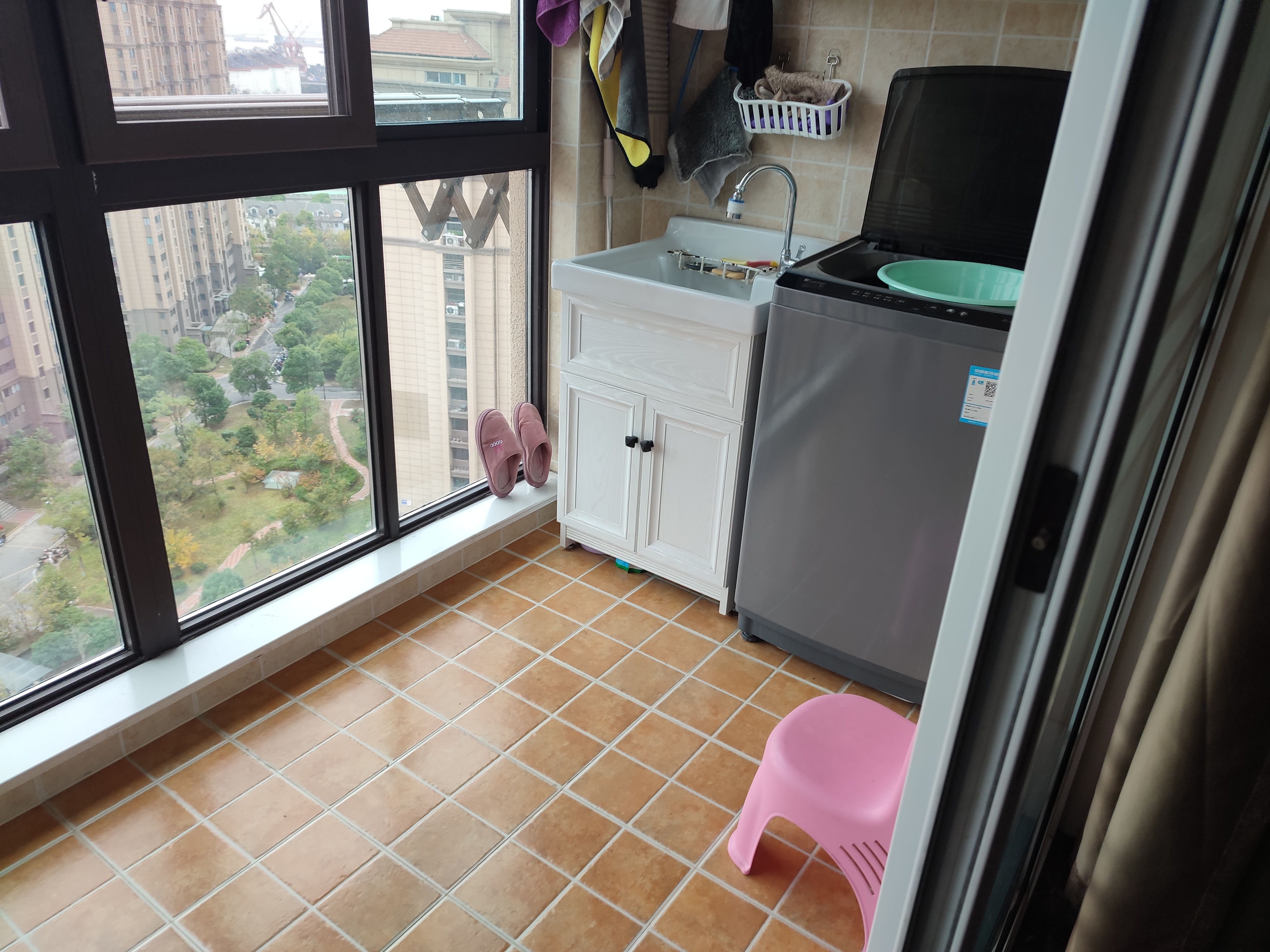 外滩花苑 3室2厅2卫 96.00m&sup2;