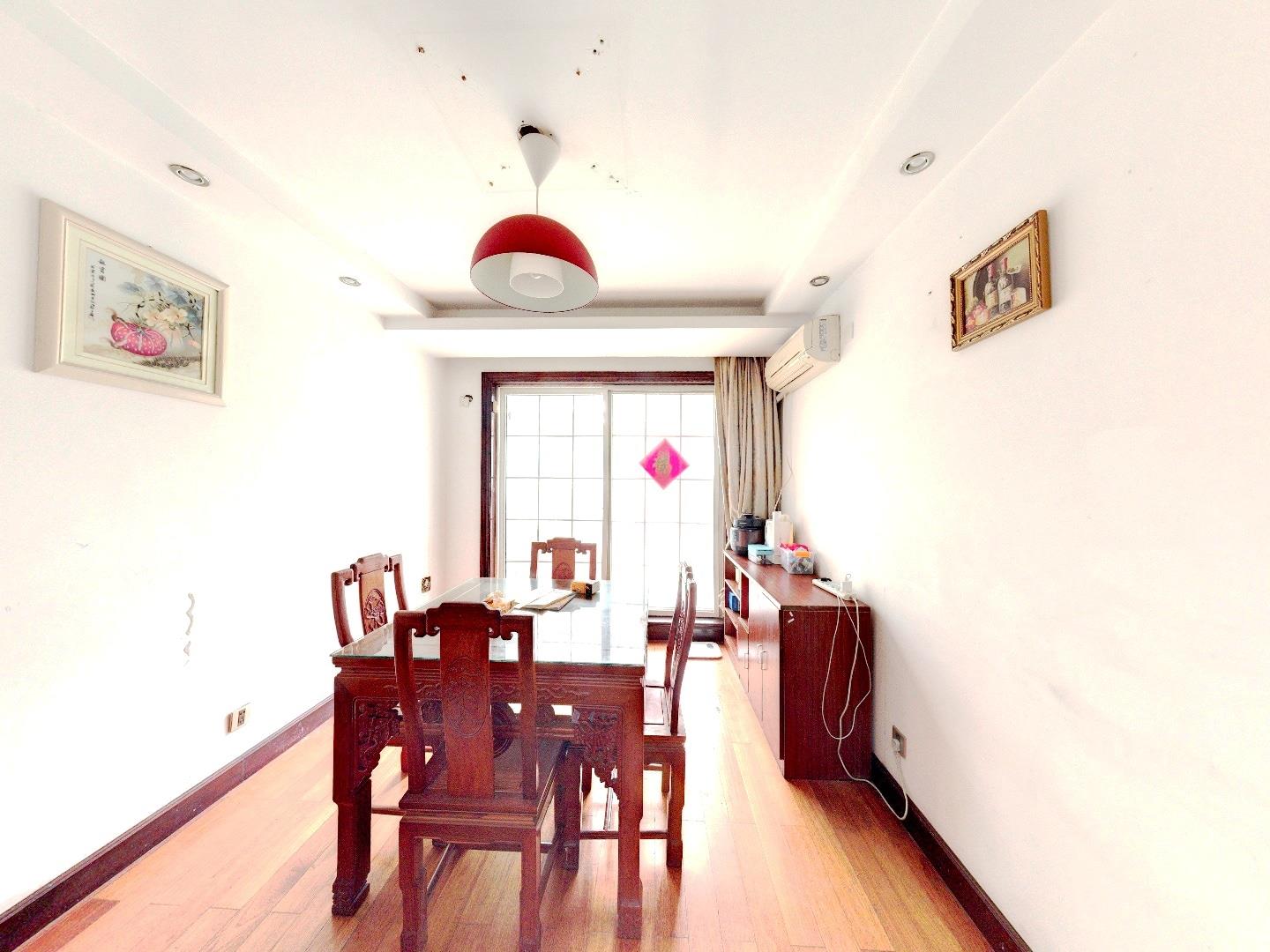 星湖花园 5室3厅2卫 253.97m²