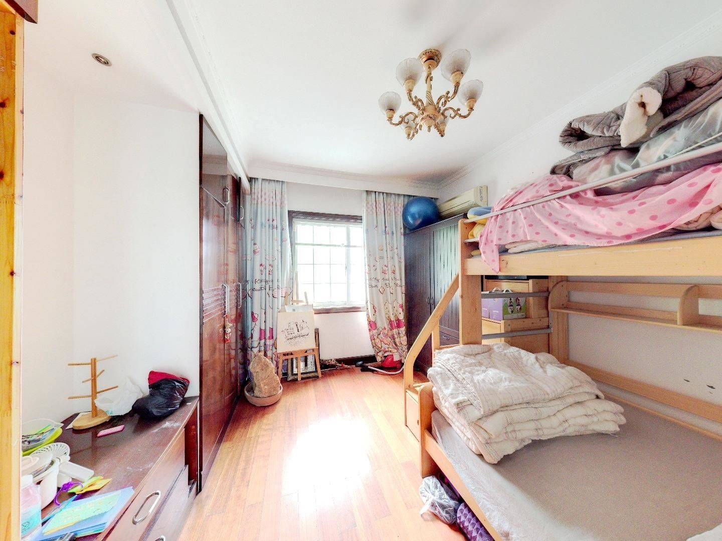 星湖花园 5室3厅2卫 253.97m&sup2;