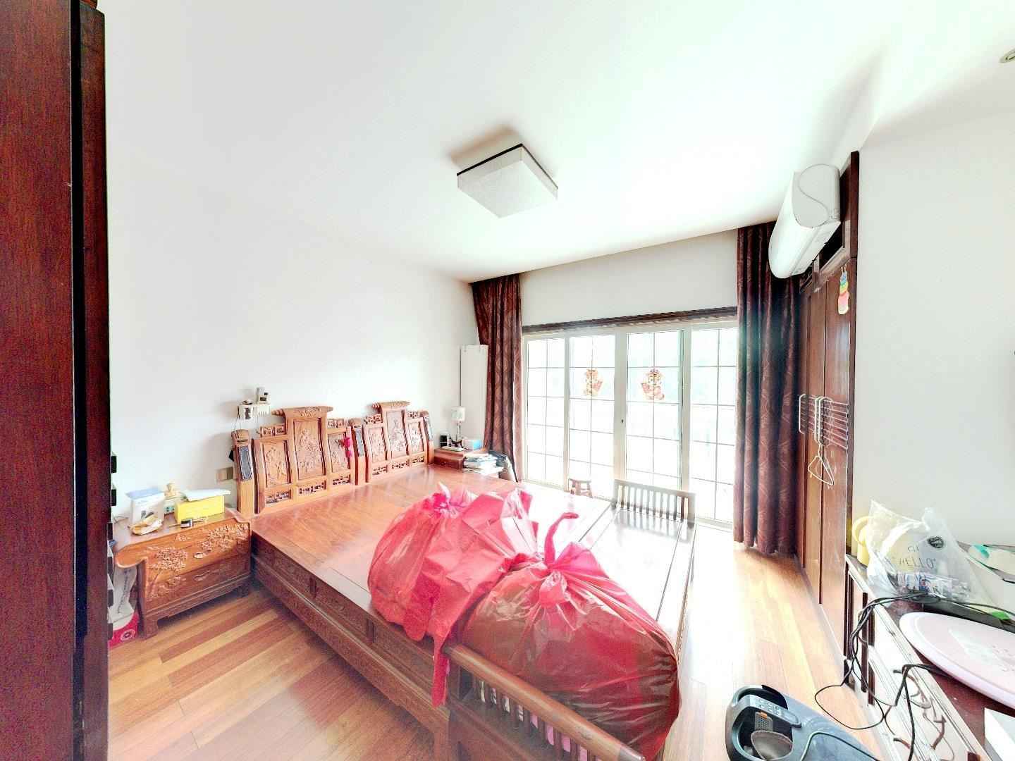 星湖花园 5室3厅2卫 253.97m&sup2;