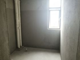 华强城 3室2厅2卫 130m&sup2;