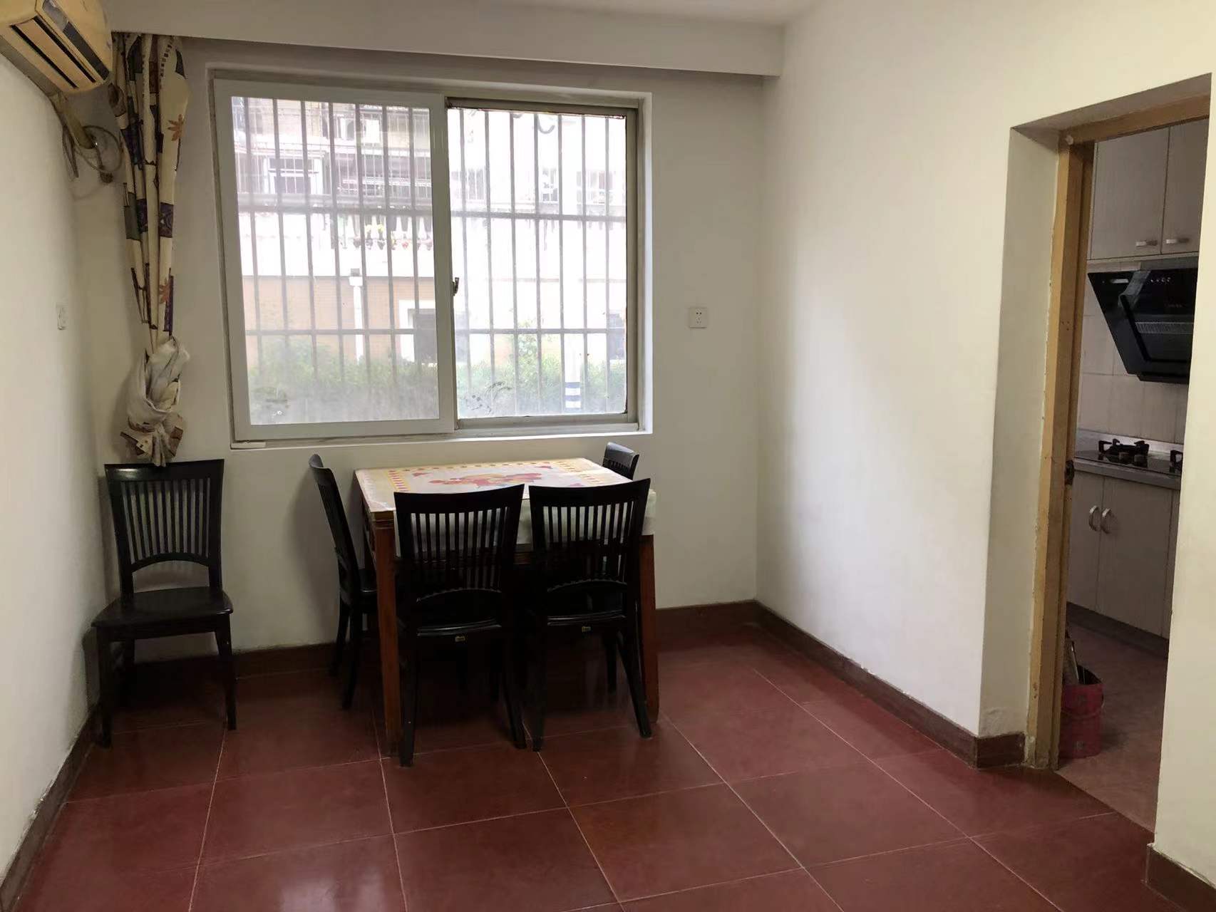 城港新村 3室1厅1卫 84m²