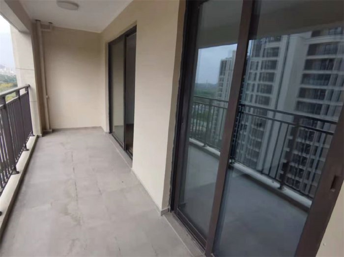 中海上东区 3室2厅2卫 127m&sup2;