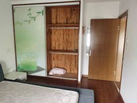 跃龙小苑 5室2厅2卫 166m&sup2;