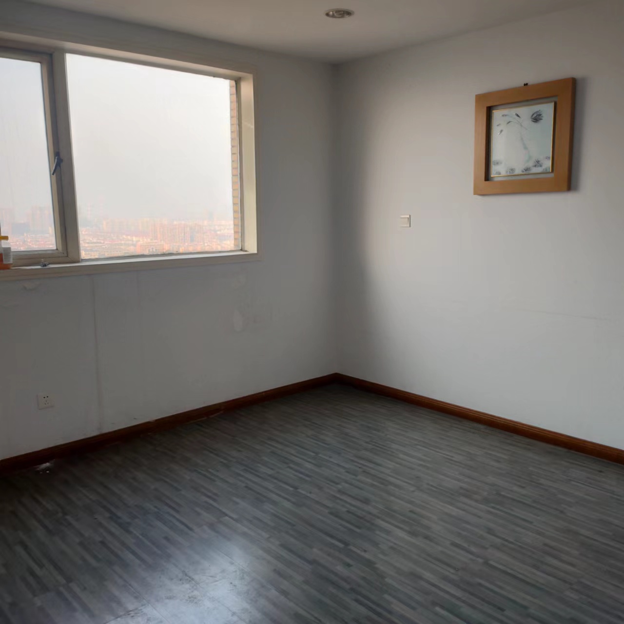 华辰大厦 1室1厅1卫 150m&sup2;