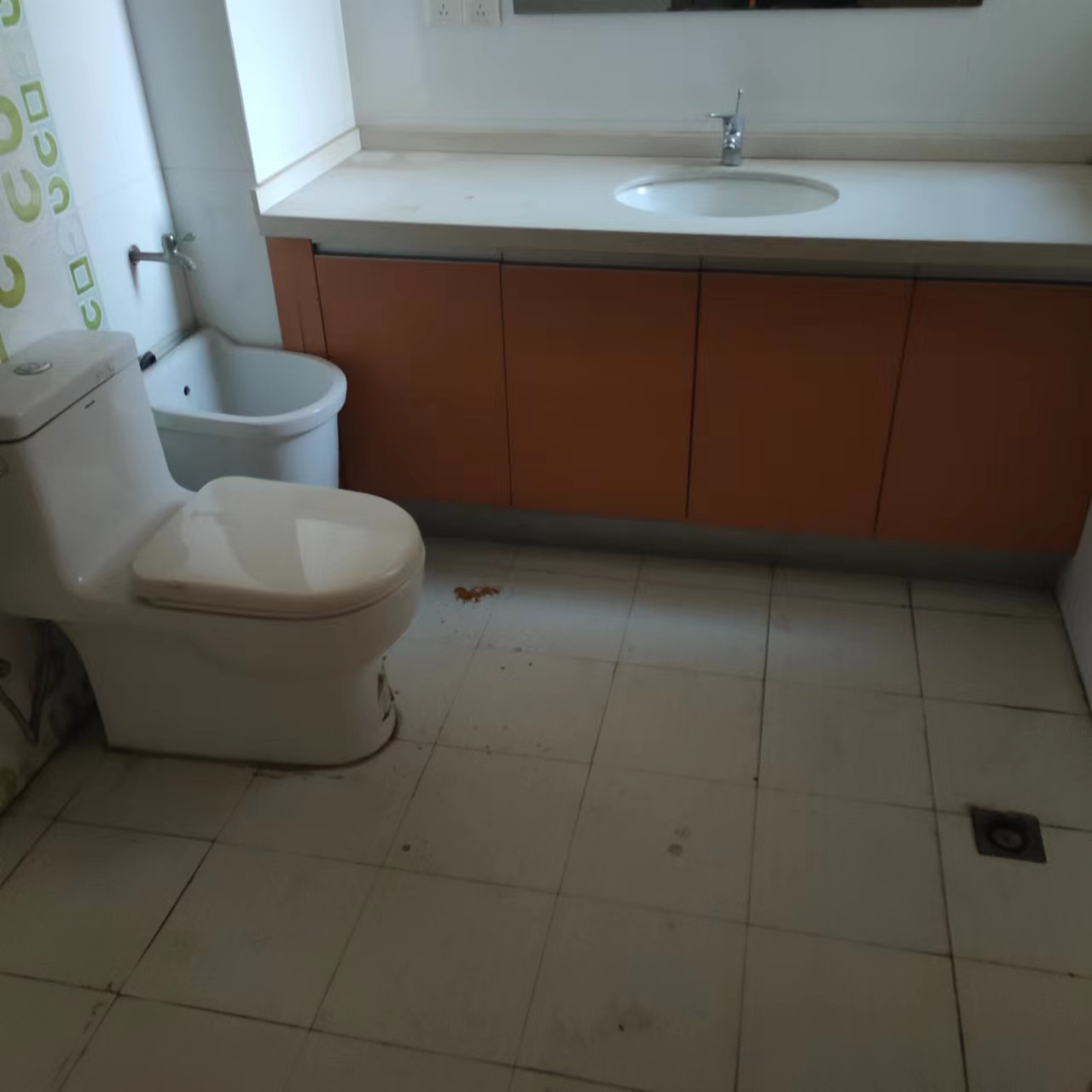 华辰大厦 3室1厅1卫 180m&sup2;