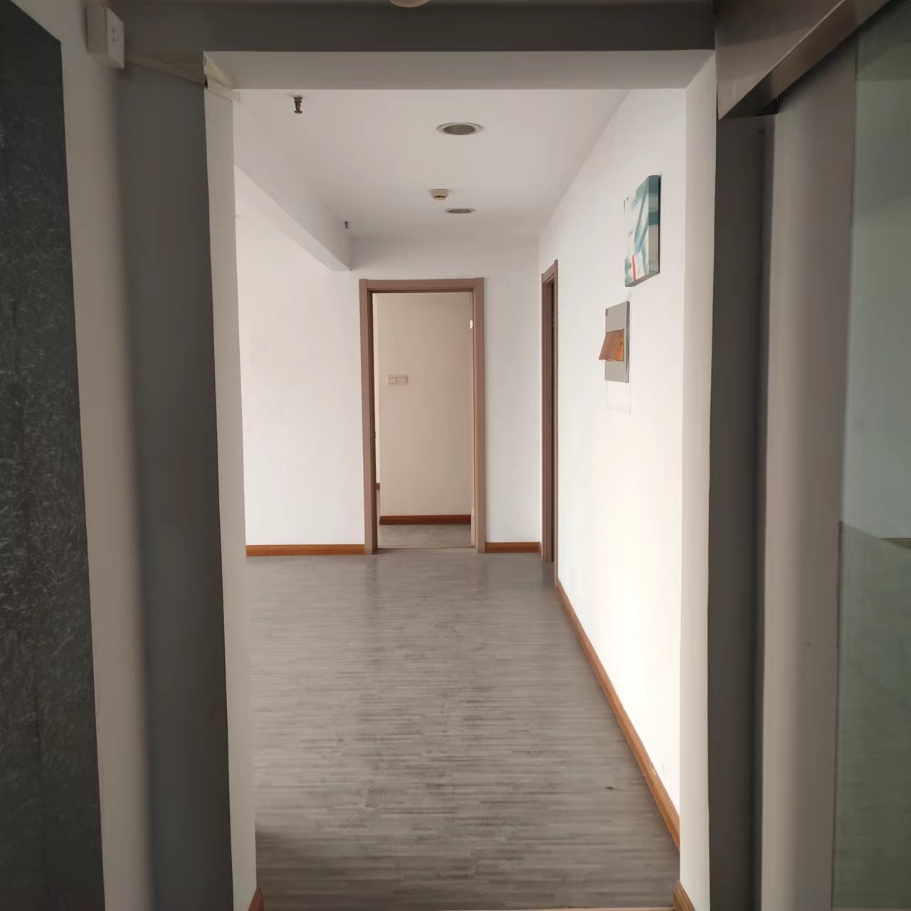 华辰大厦 3室1厅1卫 180m&sup2;