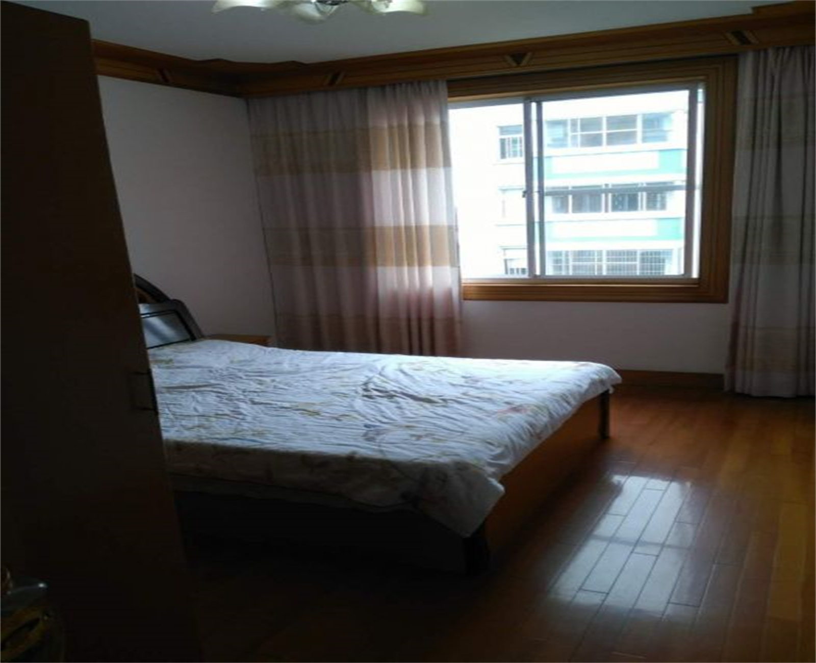 富民花苑 3室2厅2卫 138.28m&sup2;