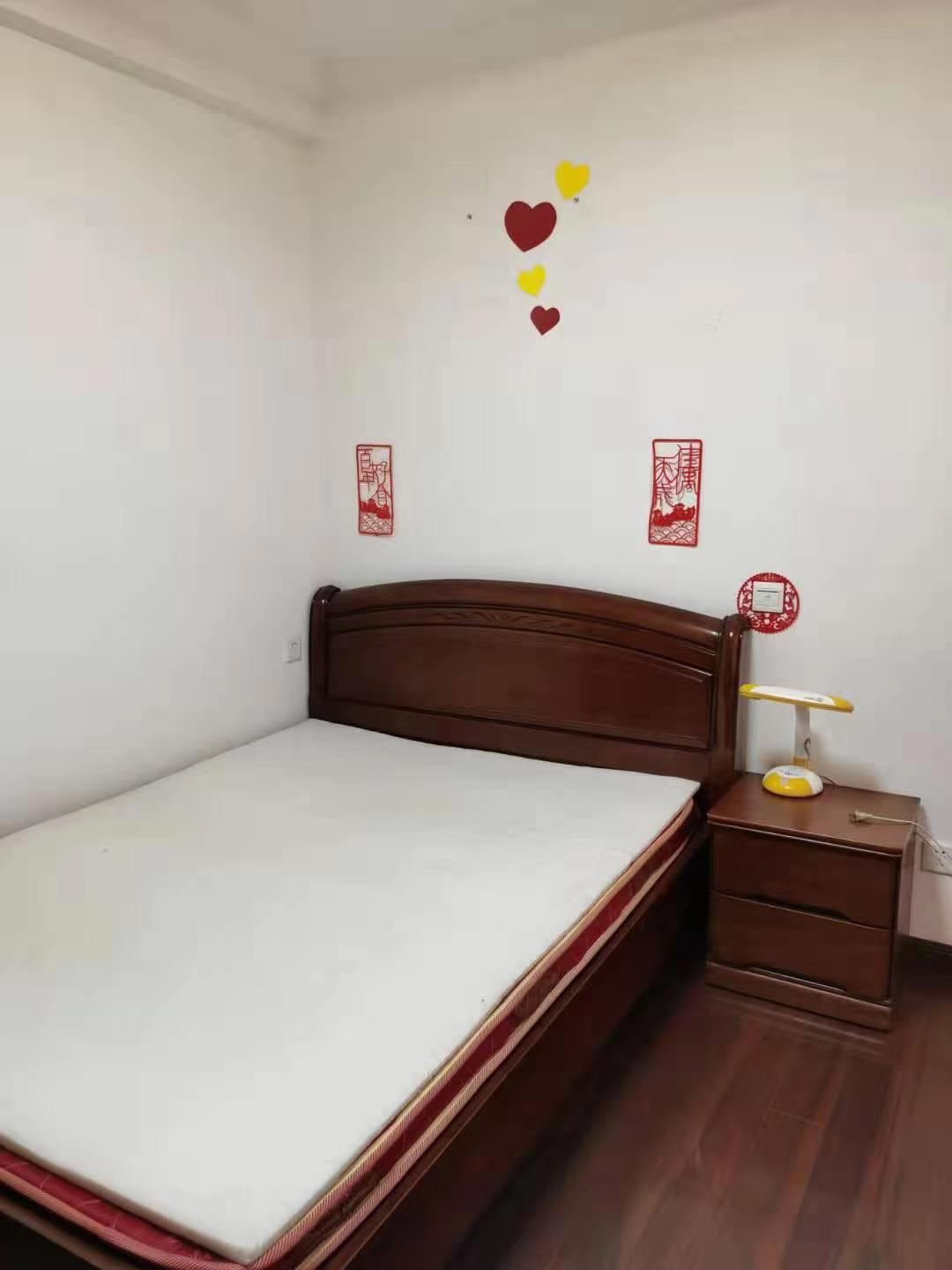 军山花园 3室2厅2卫 138m&sup2;