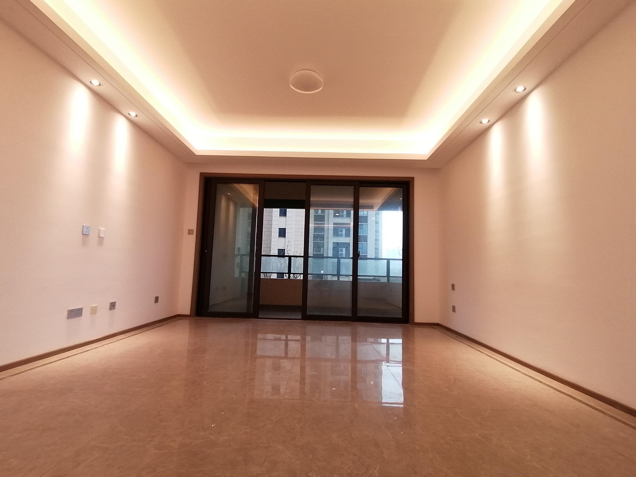 珑府 4室2厅2卫 142m&sup2;