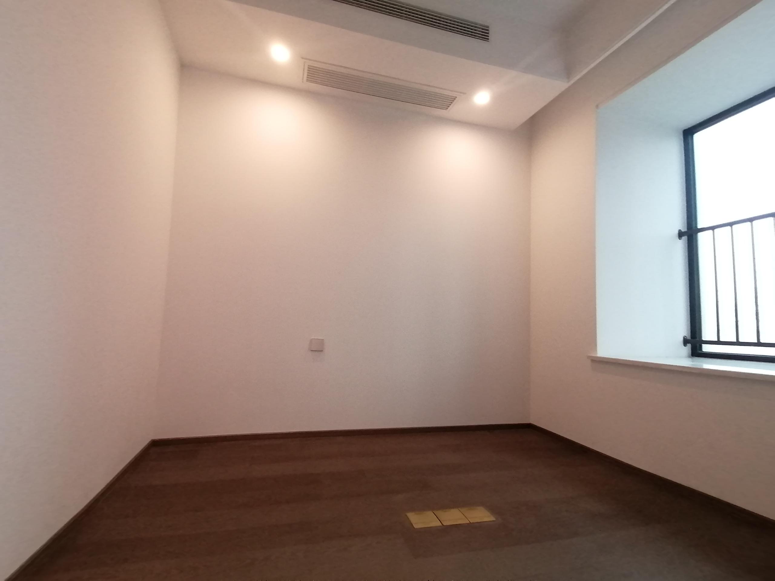珑府 4室2厅2卫 142m&sup2;