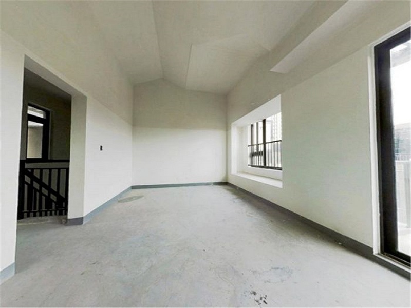 绿地新里城 4室2厅2卫 140.00m&sup2;