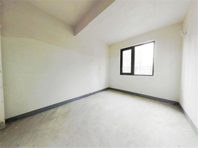 绿地新里城 4室2厅2卫 140.00m&sup2;
