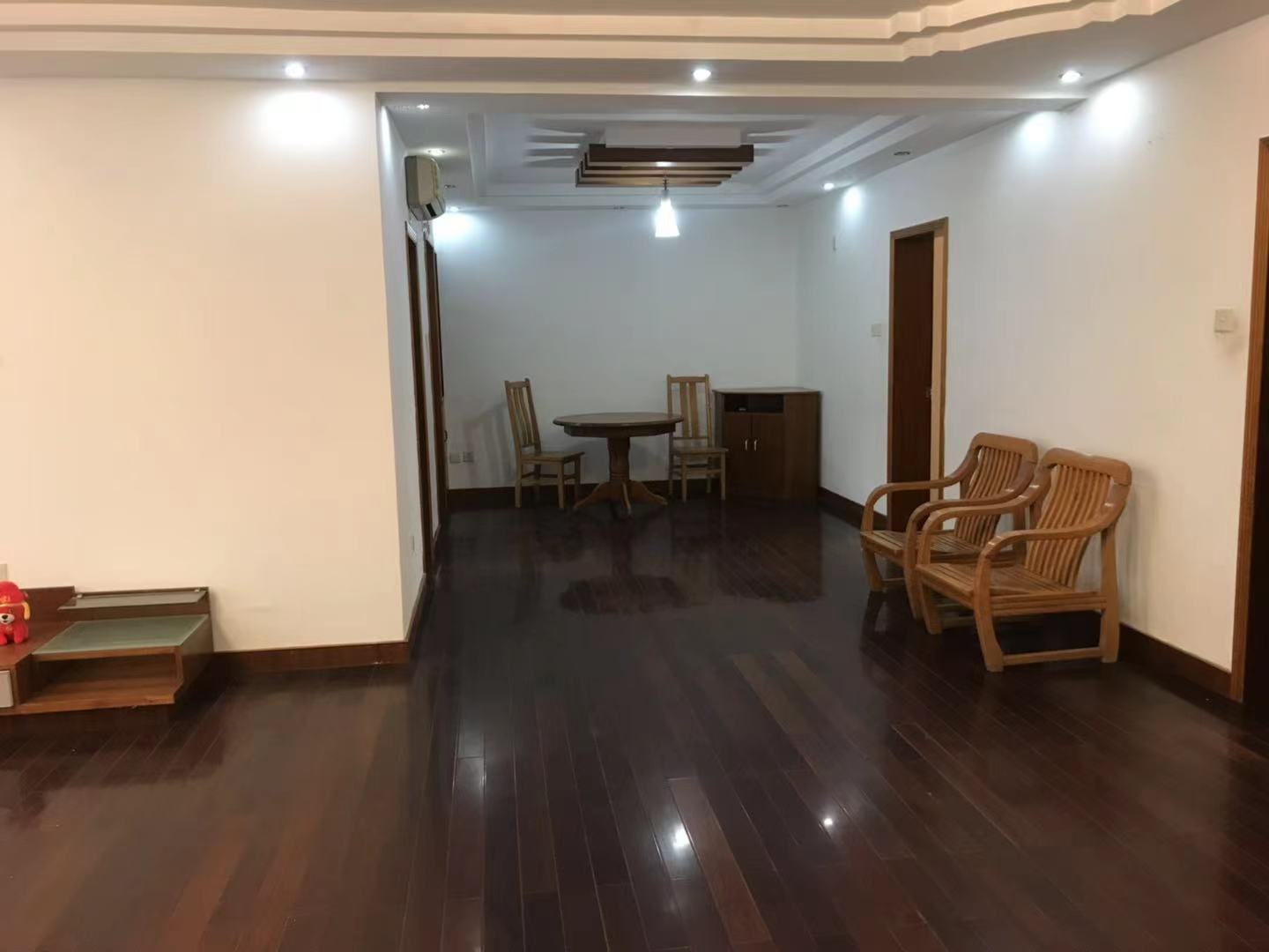 健康公寓 3室2厅1卫 132m&sup2;