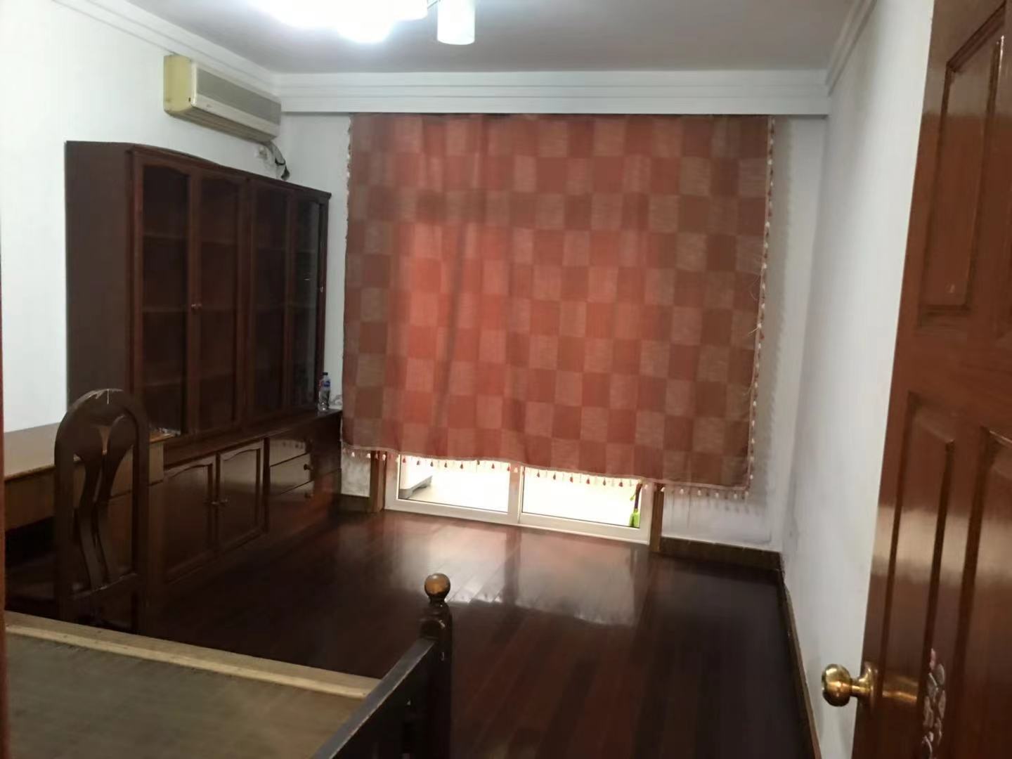 健康公寓 3室2厅1卫 132m&sup2;