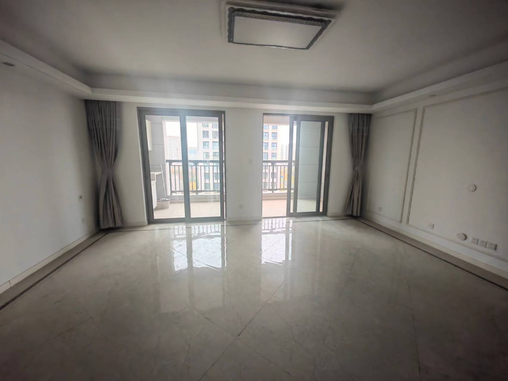 九玺台 4室2厅2卫 143.11m&sup2;