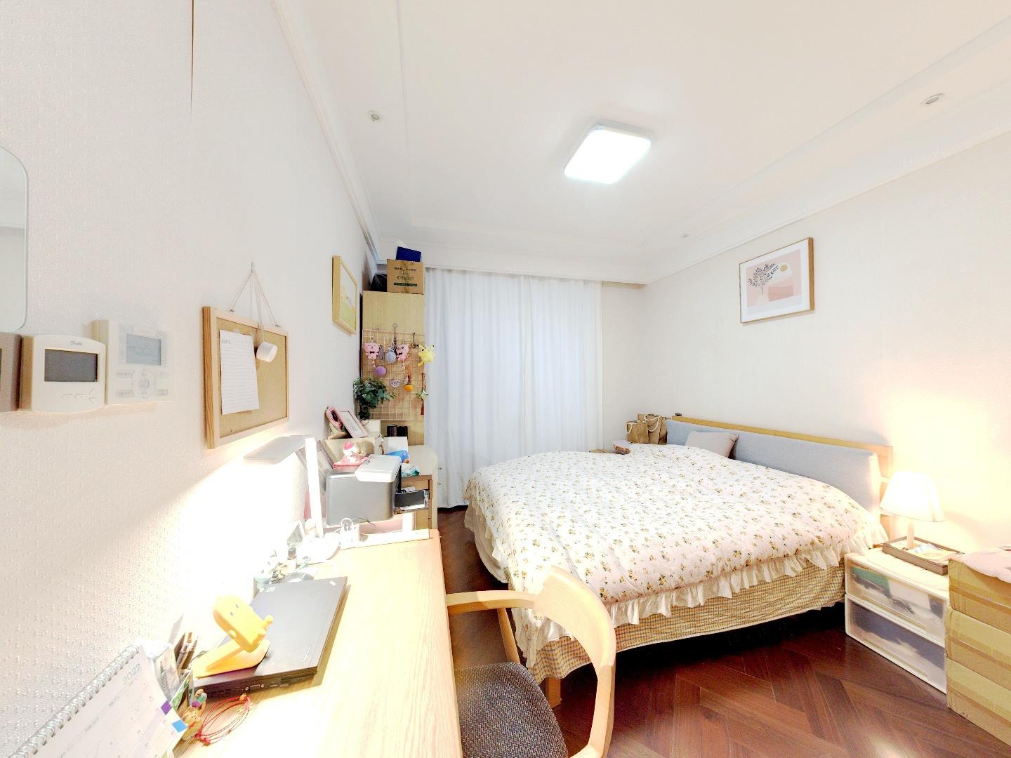 圆融广场公馆 3室2厅2卫 143.9m&sup2;