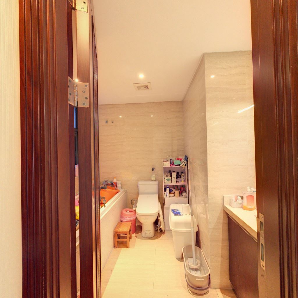 圆融广场公馆 3室2厅2卫 143.9m&sup2;