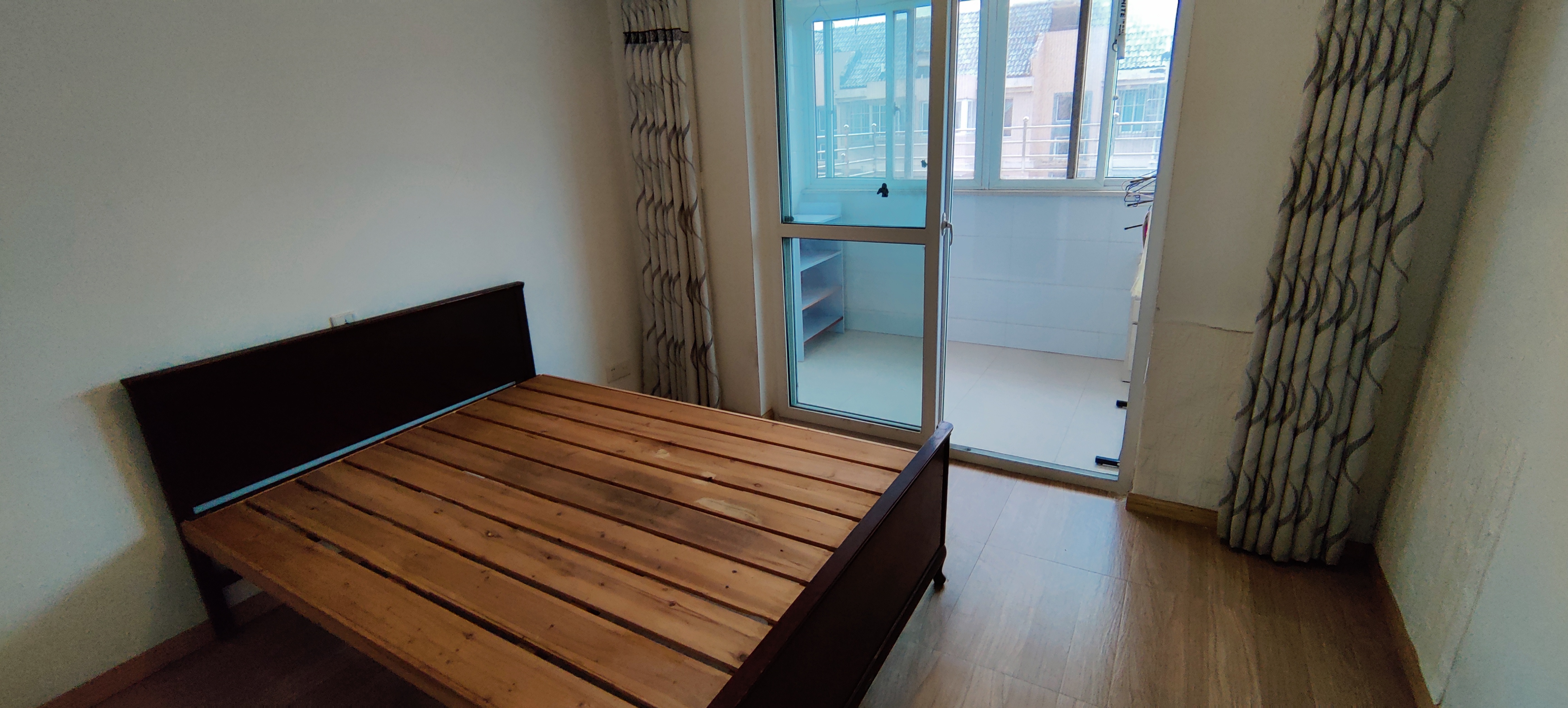 紫东花苑 2室1厅1卫 70m&sup2;