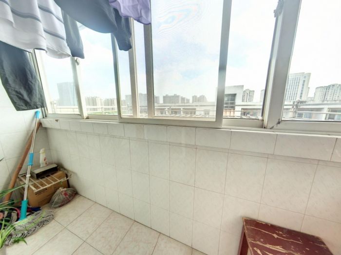 教育新村 5室2厅3卫 218m&sup2;