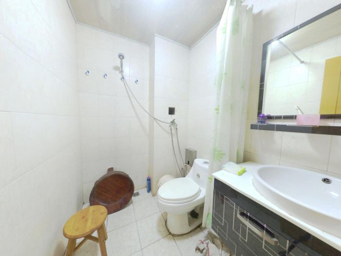 教育新村 5室2厅3卫 218m&sup2;