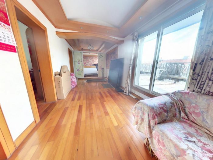 教育新村 5室2厅3卫 218m&sup2;