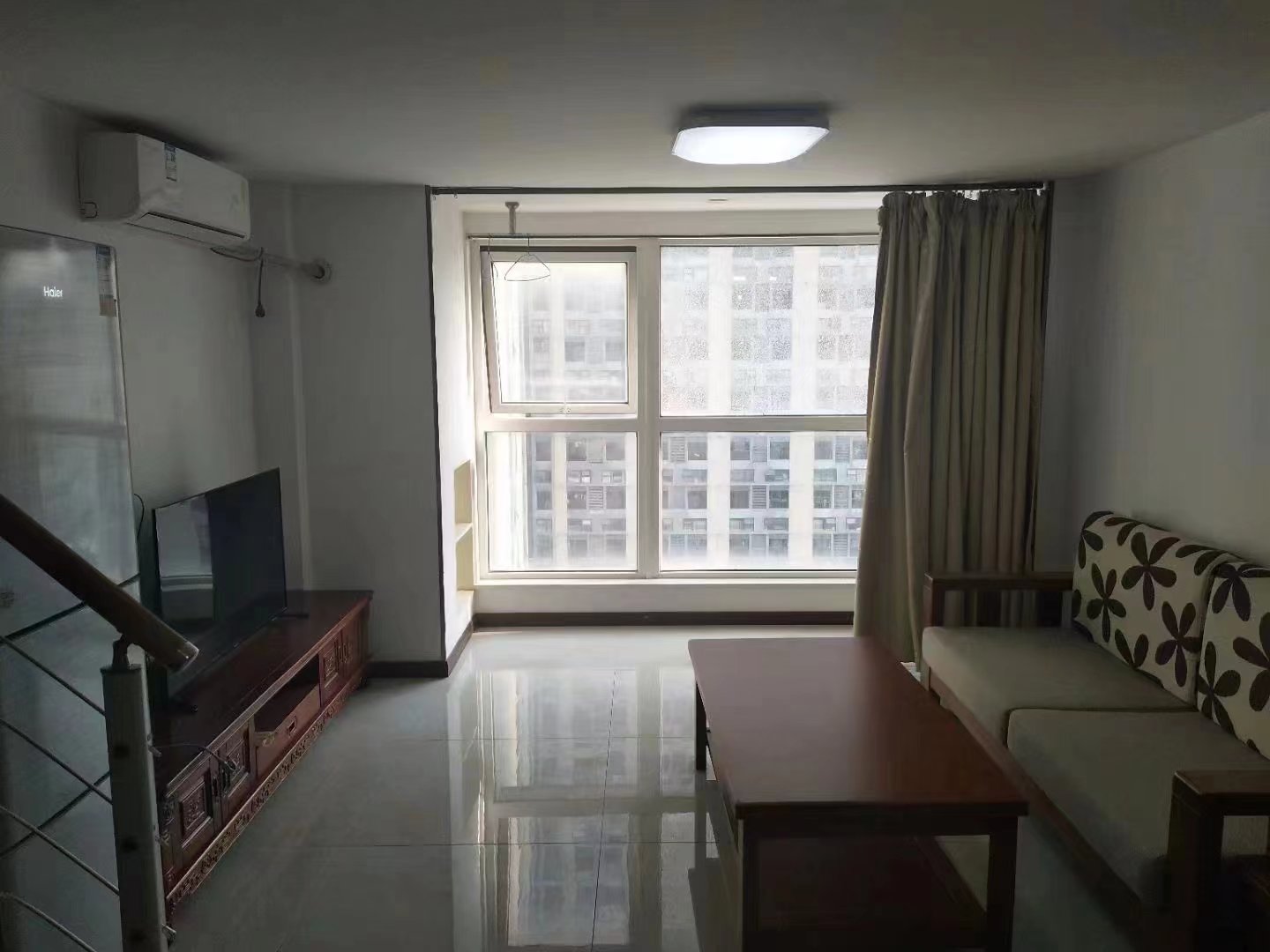 万科爱情公寓 2室2厅1卫 100m&sup2;