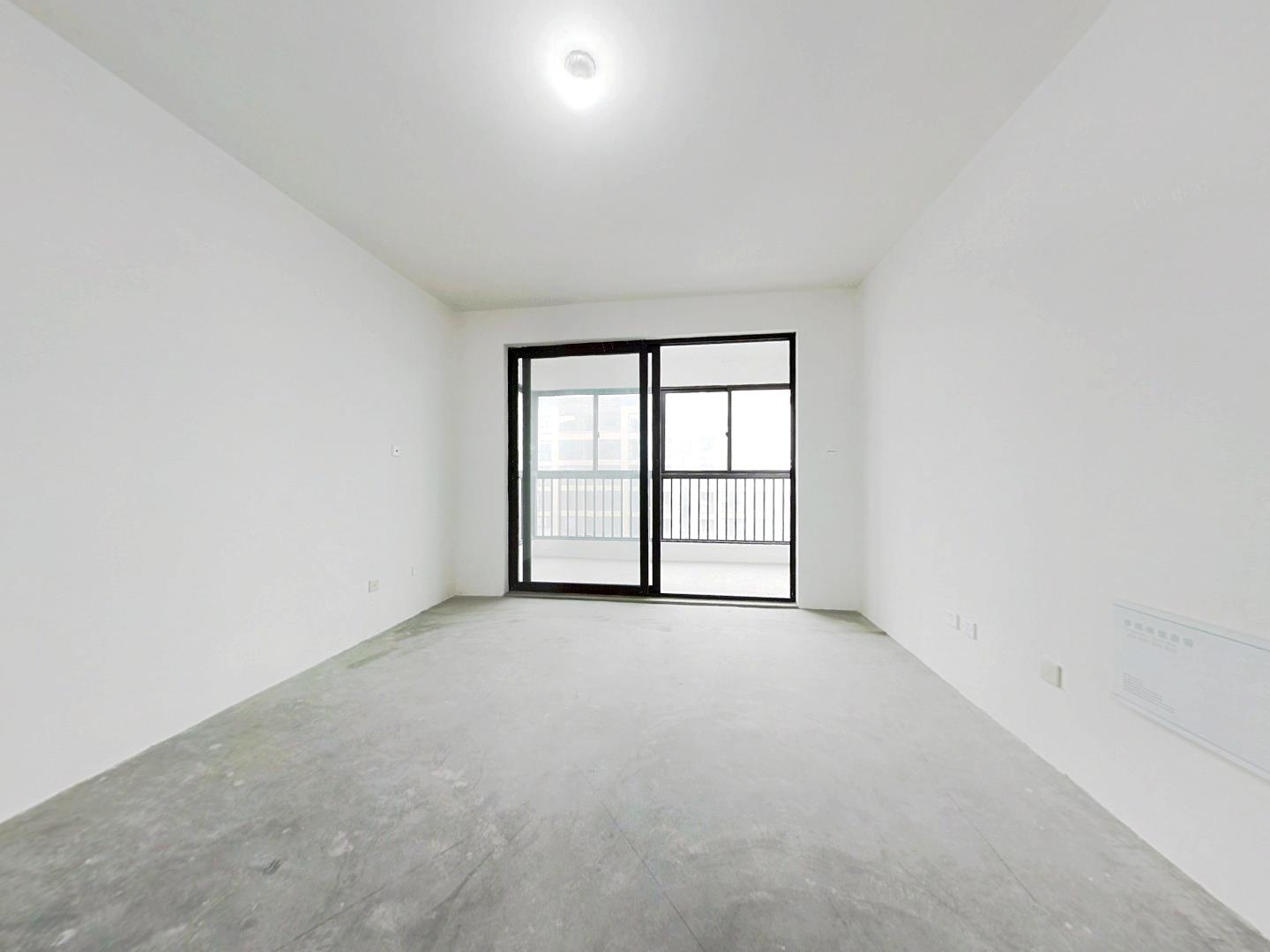 万濠山庄 3室2厅2卫 142.00m²