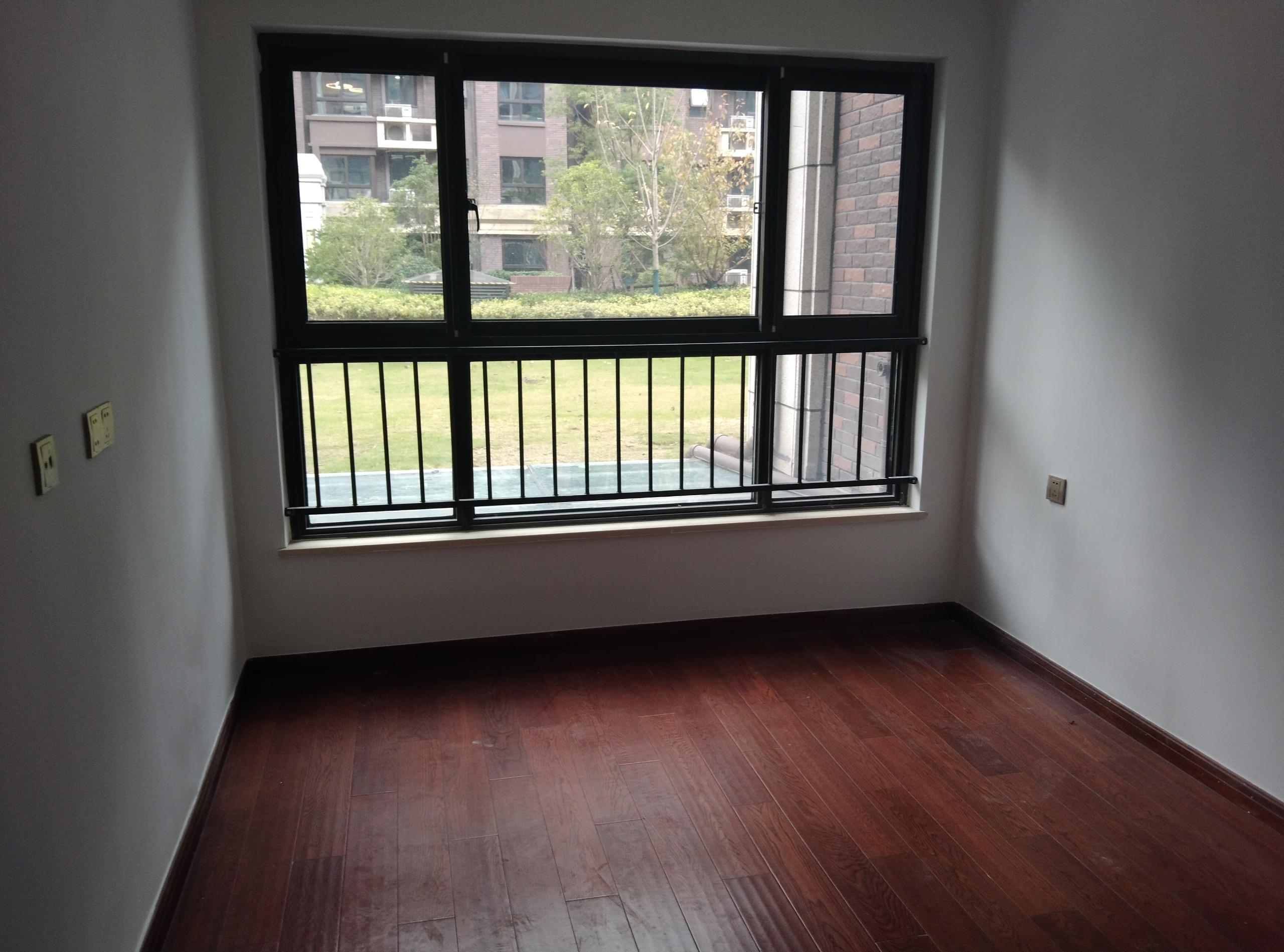林肯公园 4室2厅2卫 125m&sup2;