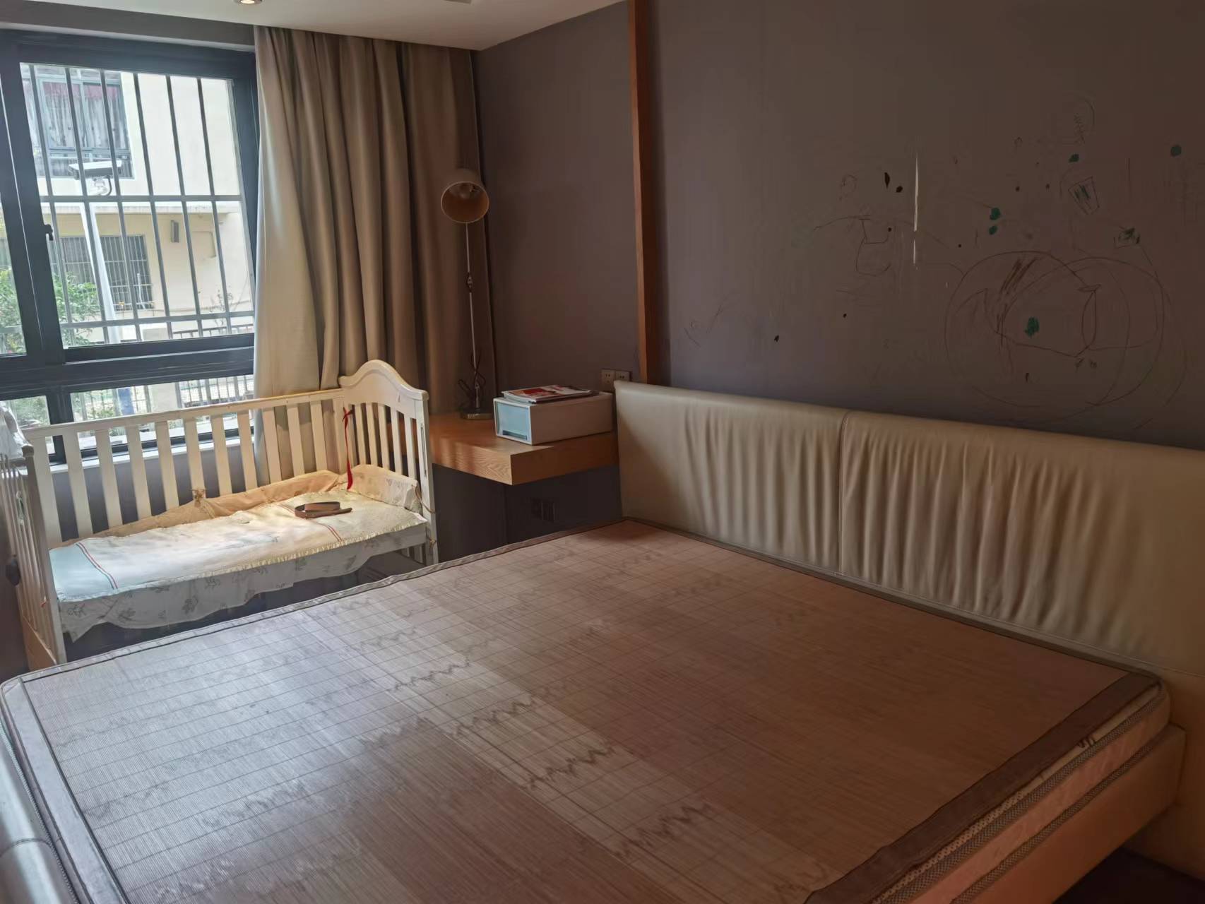 星月花园 3室2厅2卫 138.00m&sup2;