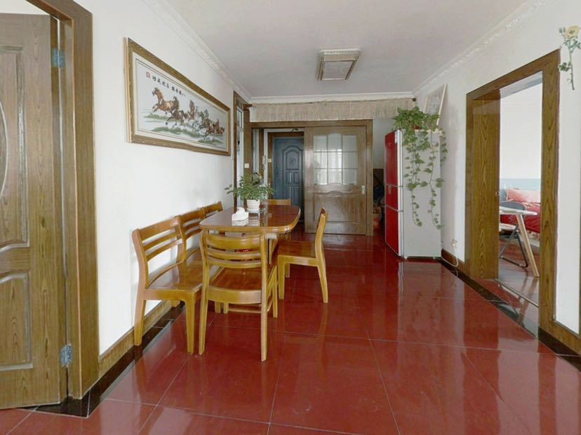 东方花苑 5室2厅1卫 138.00m²