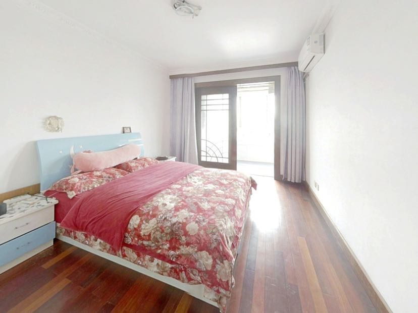 东方花苑 5室2厅1卫 138.00m&sup2;
