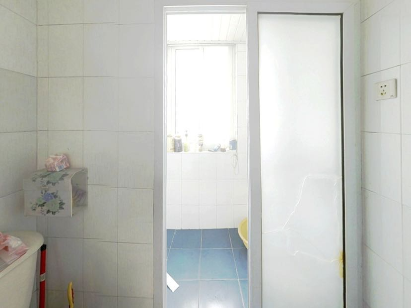 东方花苑 5室2厅1卫 138.00m&sup2;