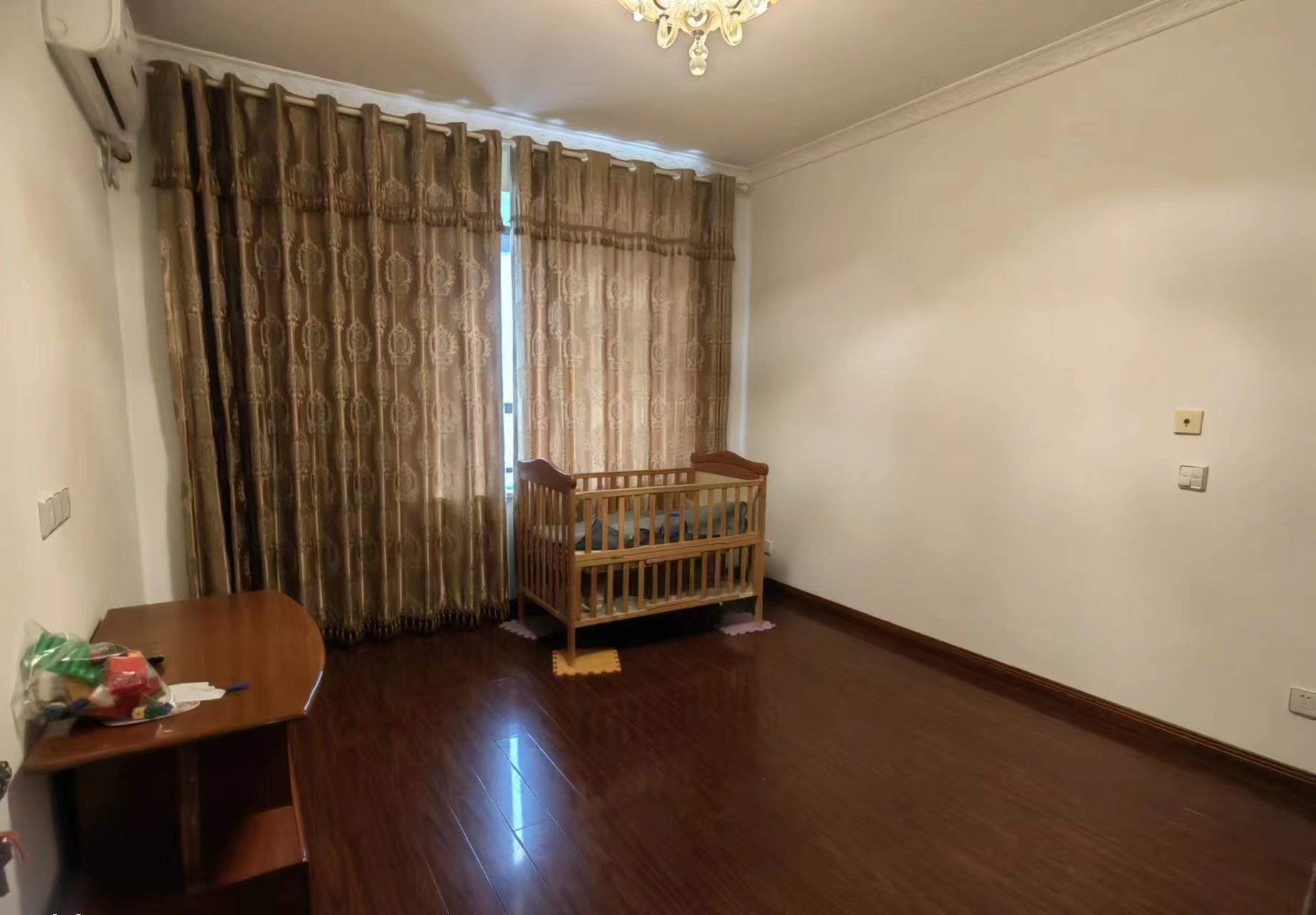 华强城 3室2厅2卫 126.00m&sup2;