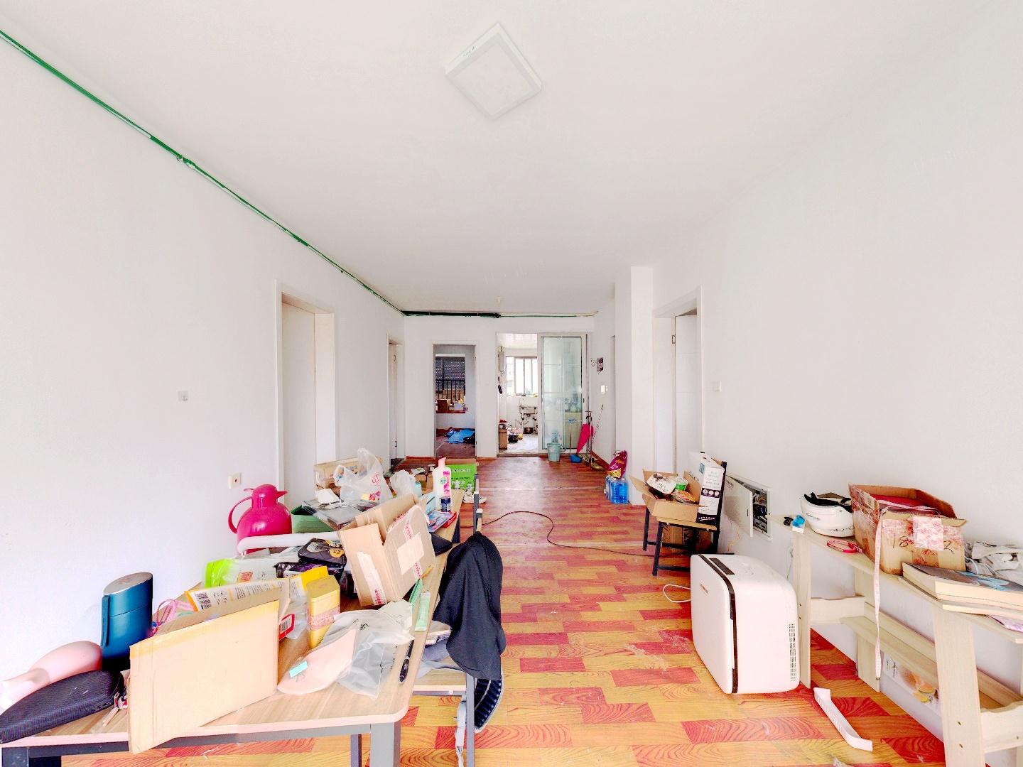 皇家花园北区 3室1厅1卫 118m&sup2;