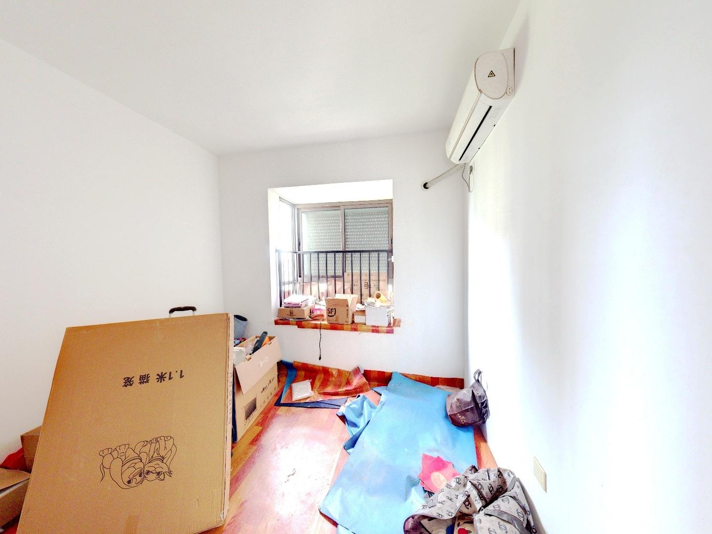 皇家花园北区 3室1厅1卫 118m&sup2;