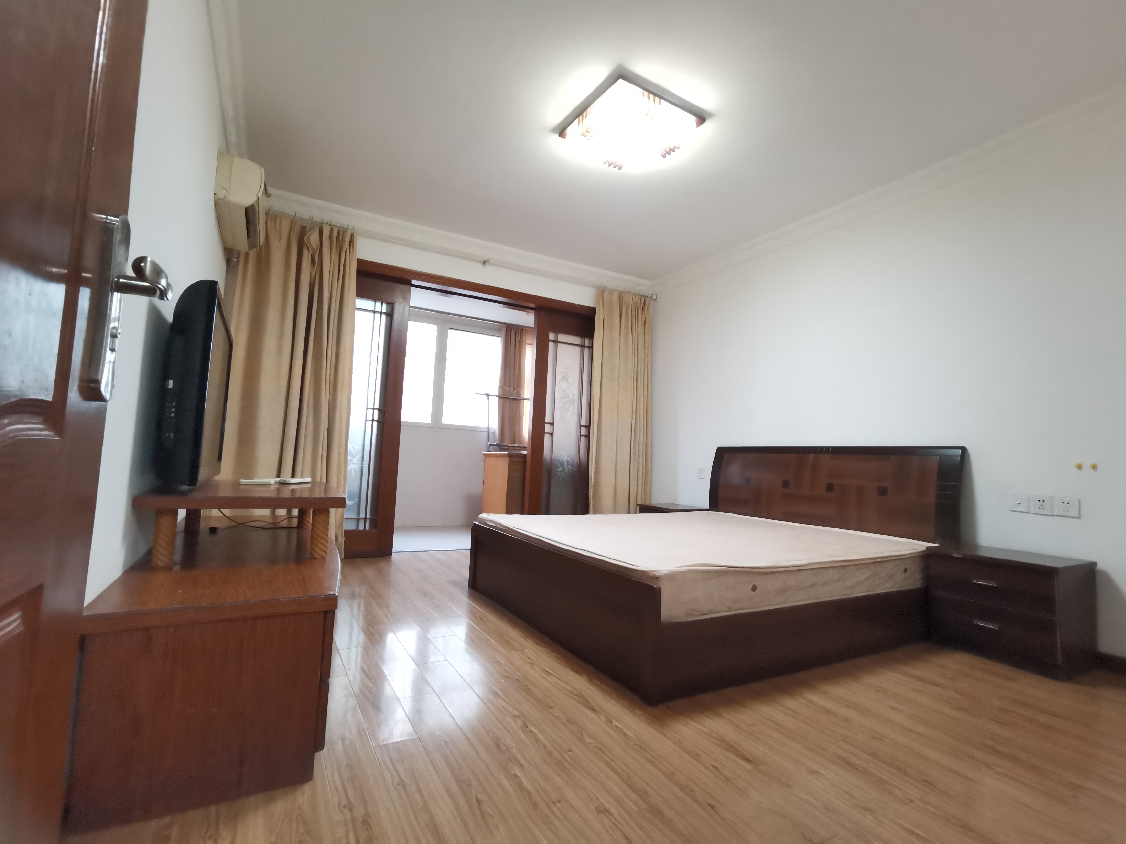 春晖花园 2室1厅1卫 94m&sup2;