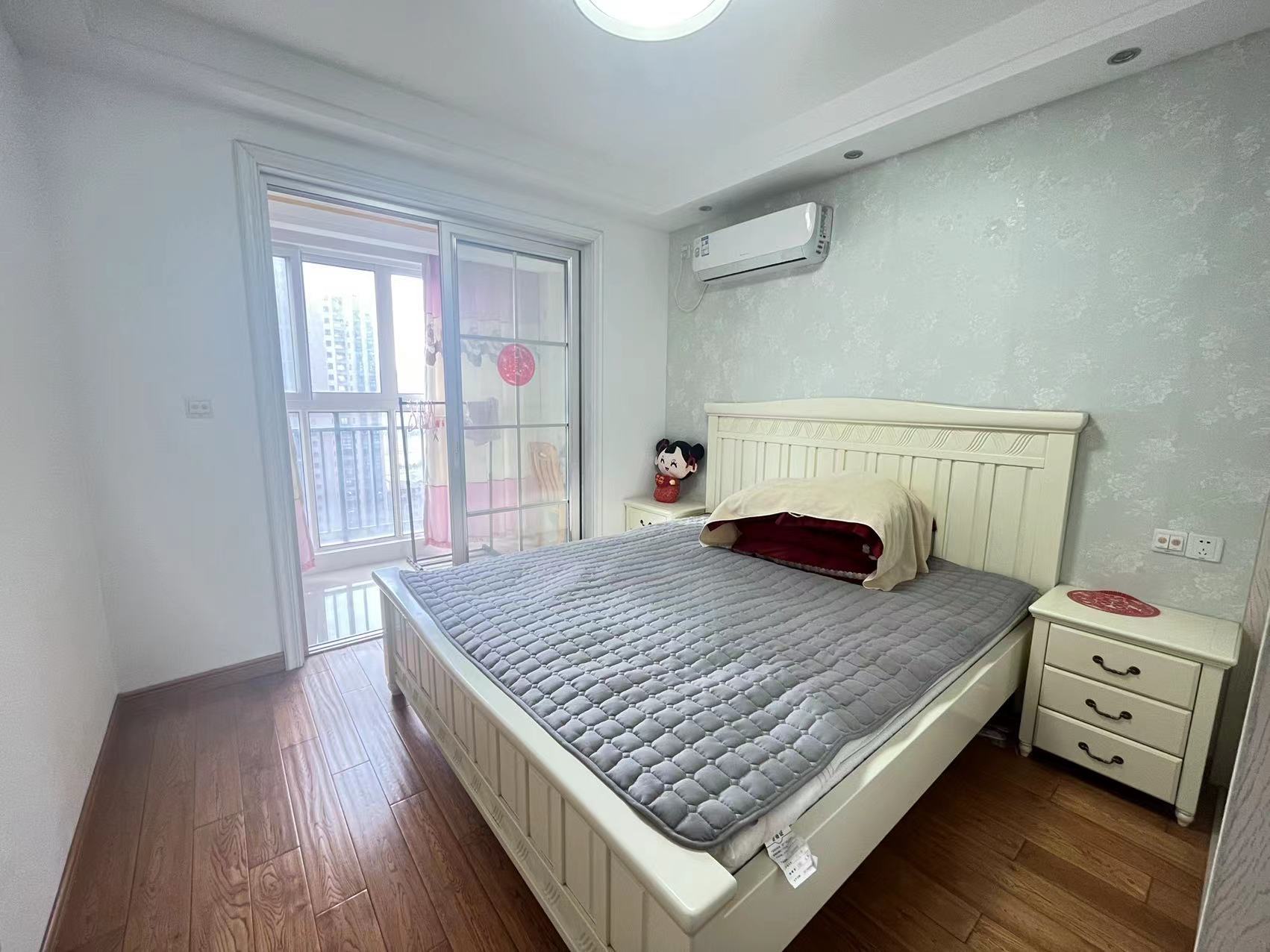 华强城 3室2厅1卫 87m&sup2;