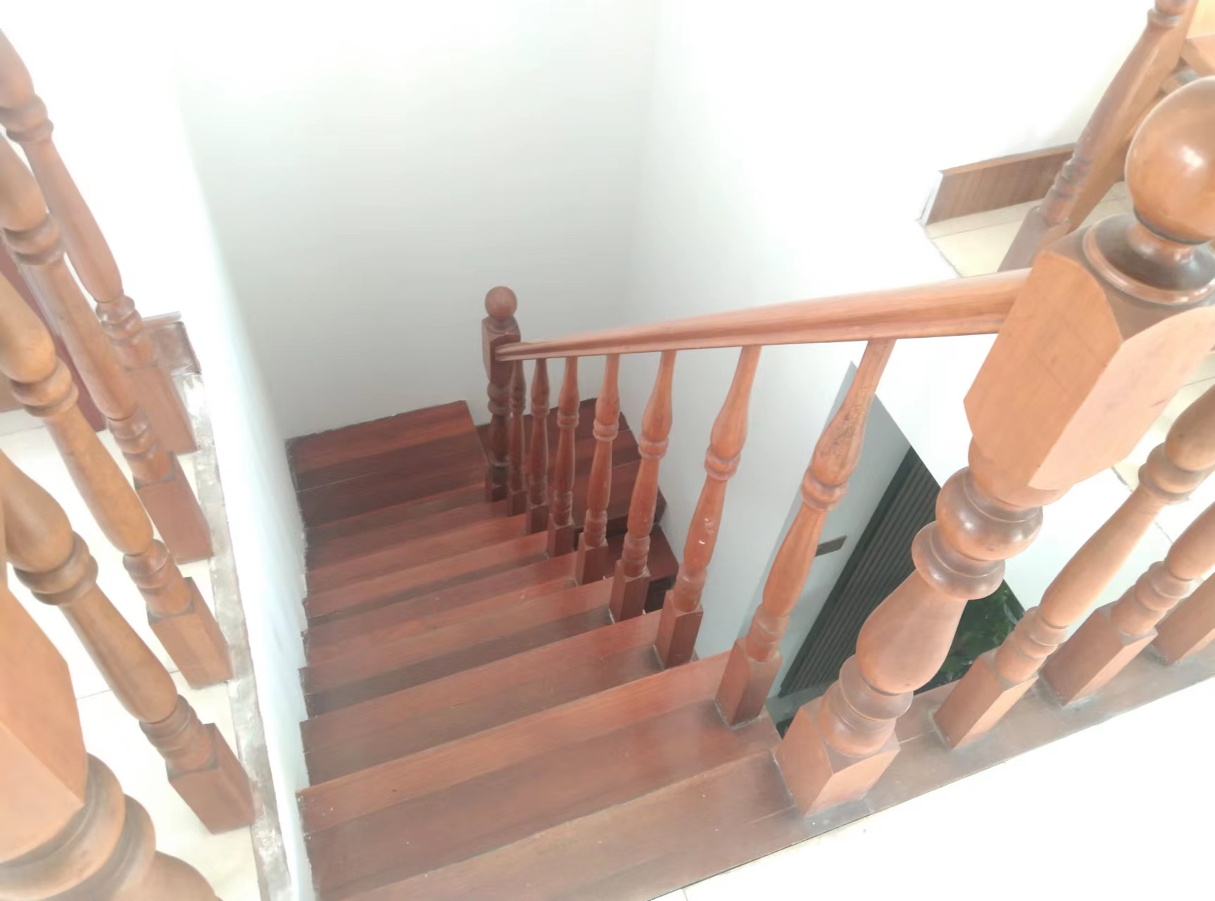 中兴花苑 4室2厅2卫 150m&sup2;