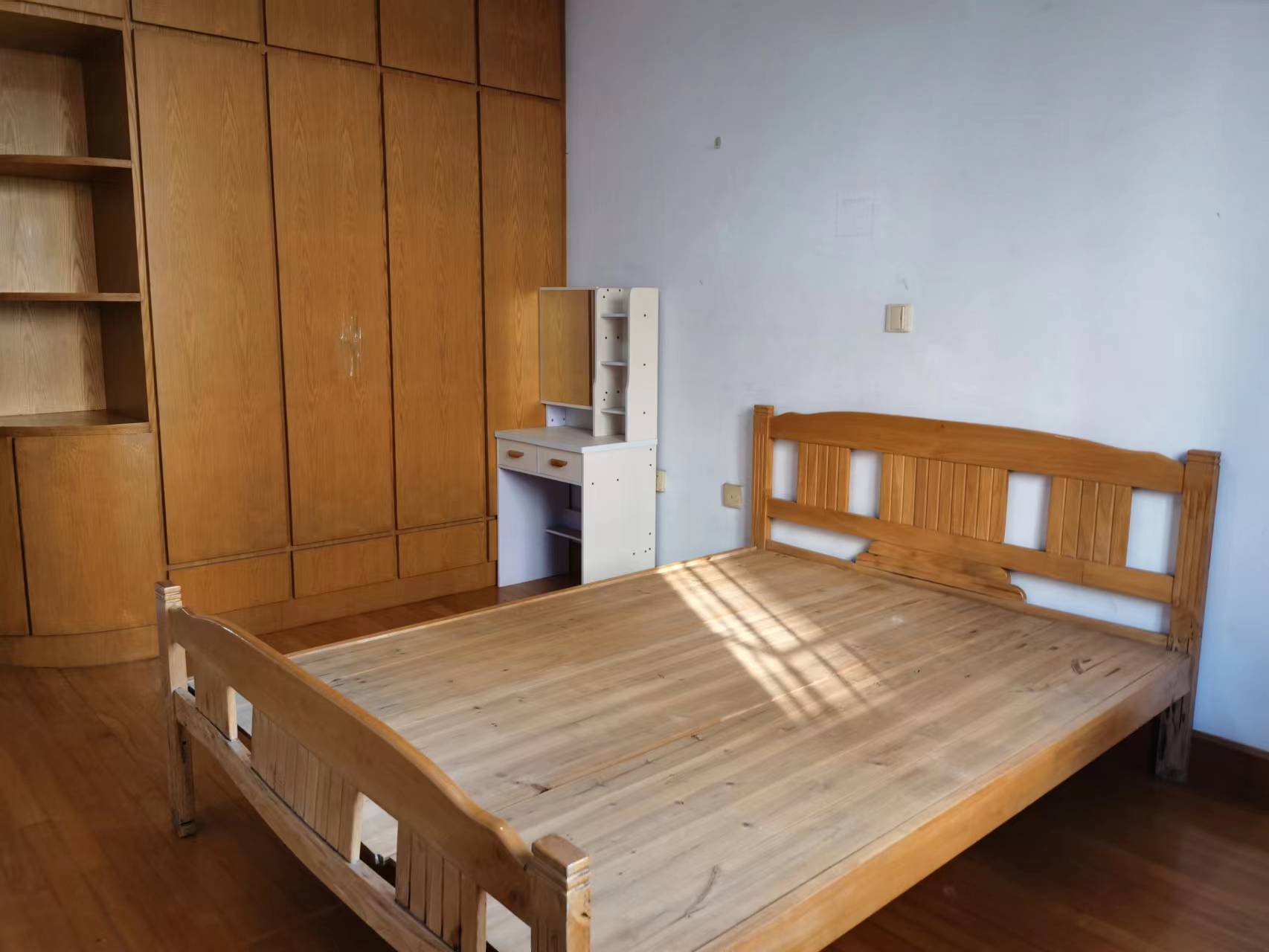 南川园新村 3室2厅1卫 120m&sup2;
