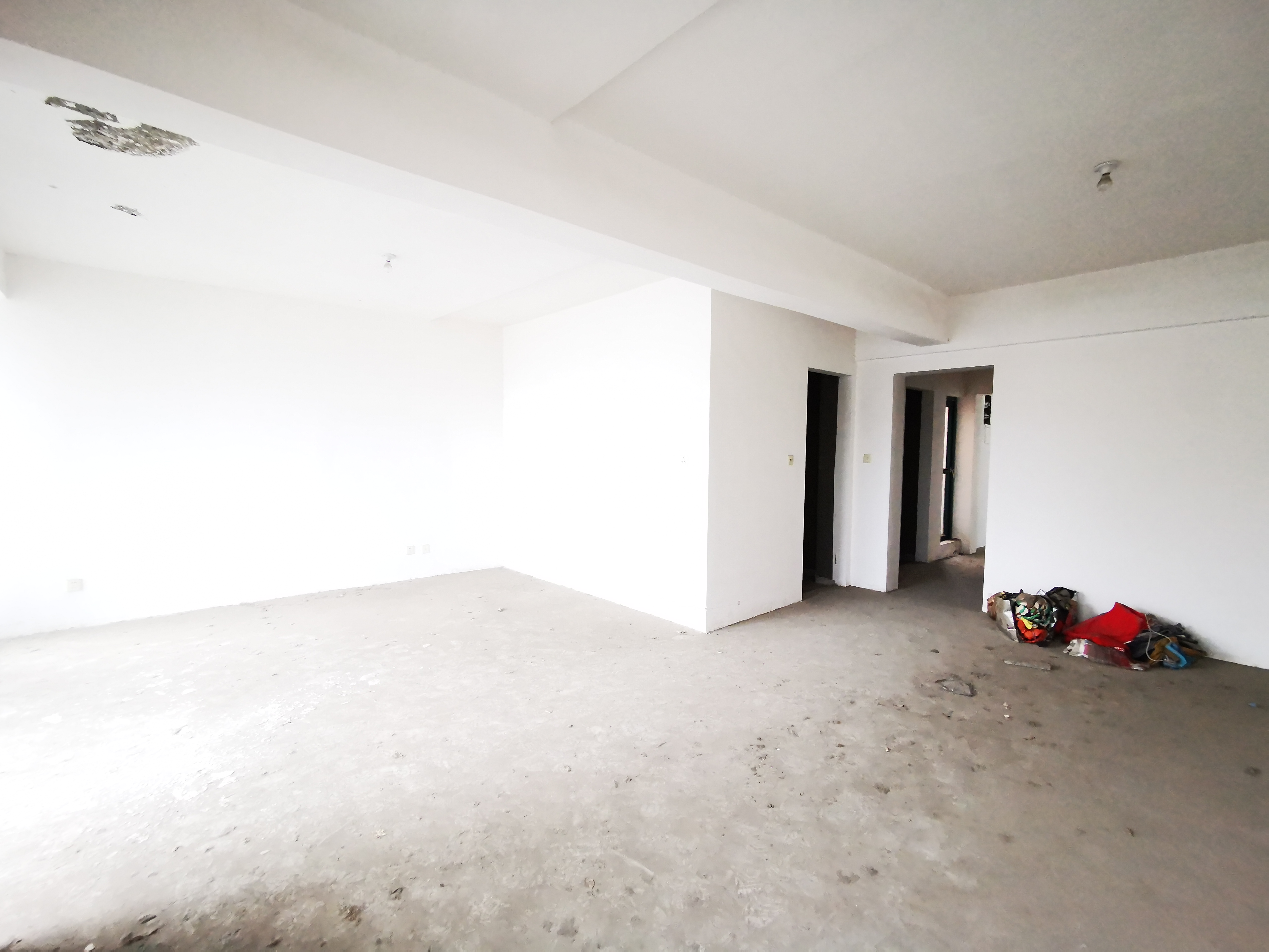 青青家园 4室3厅2卫 270m²