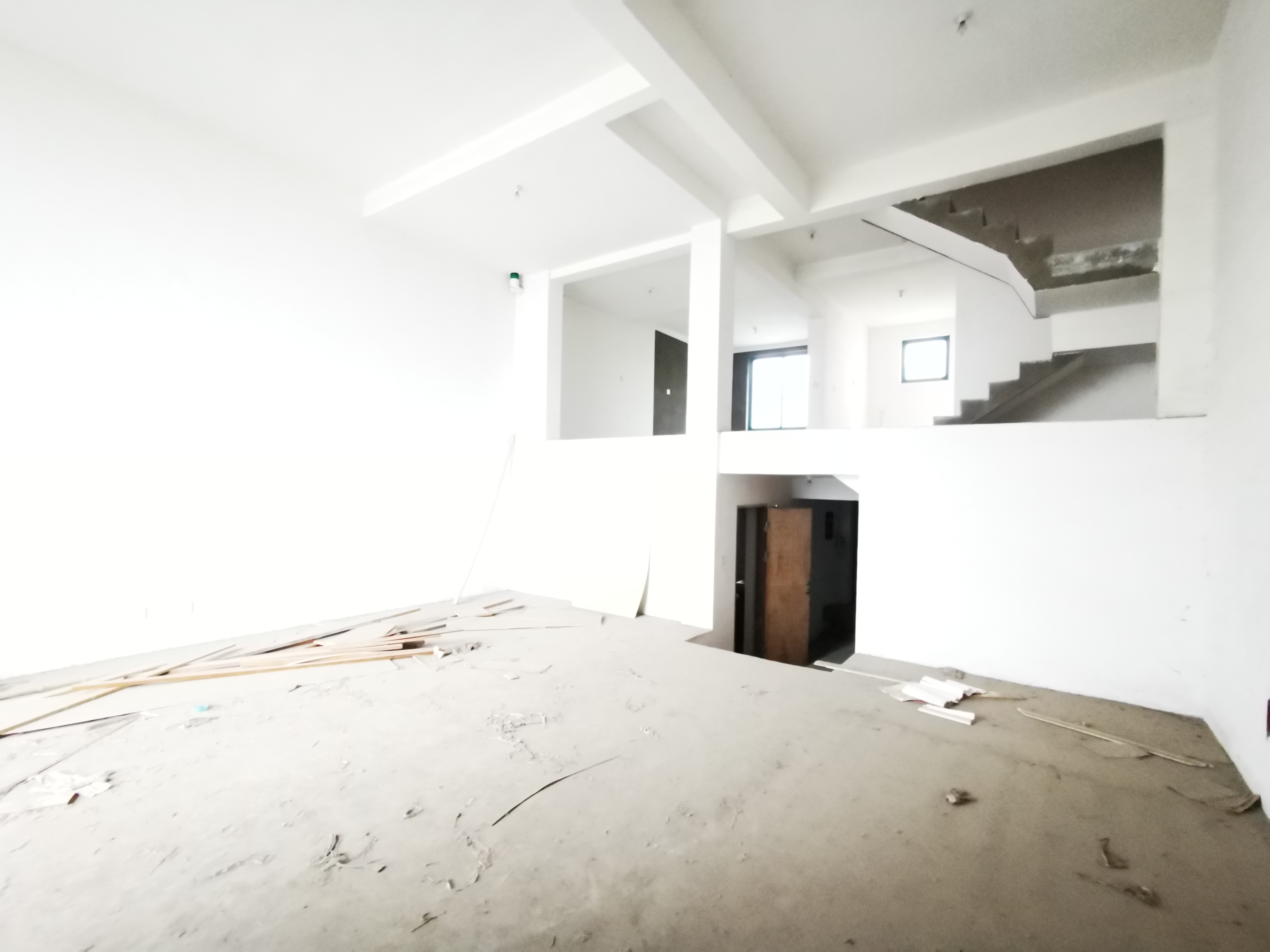 青青家园 4室3厅2卫 270m²