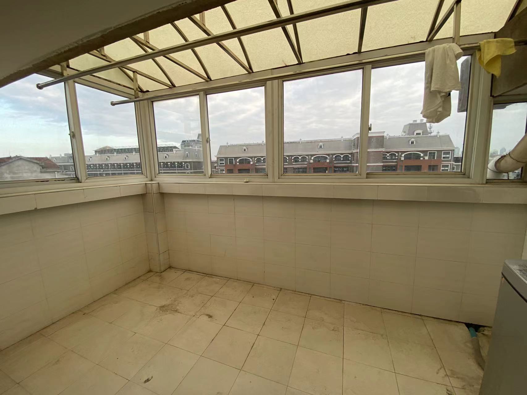 北濠桥东村 4室1厅2卫 140.00m&sup2;