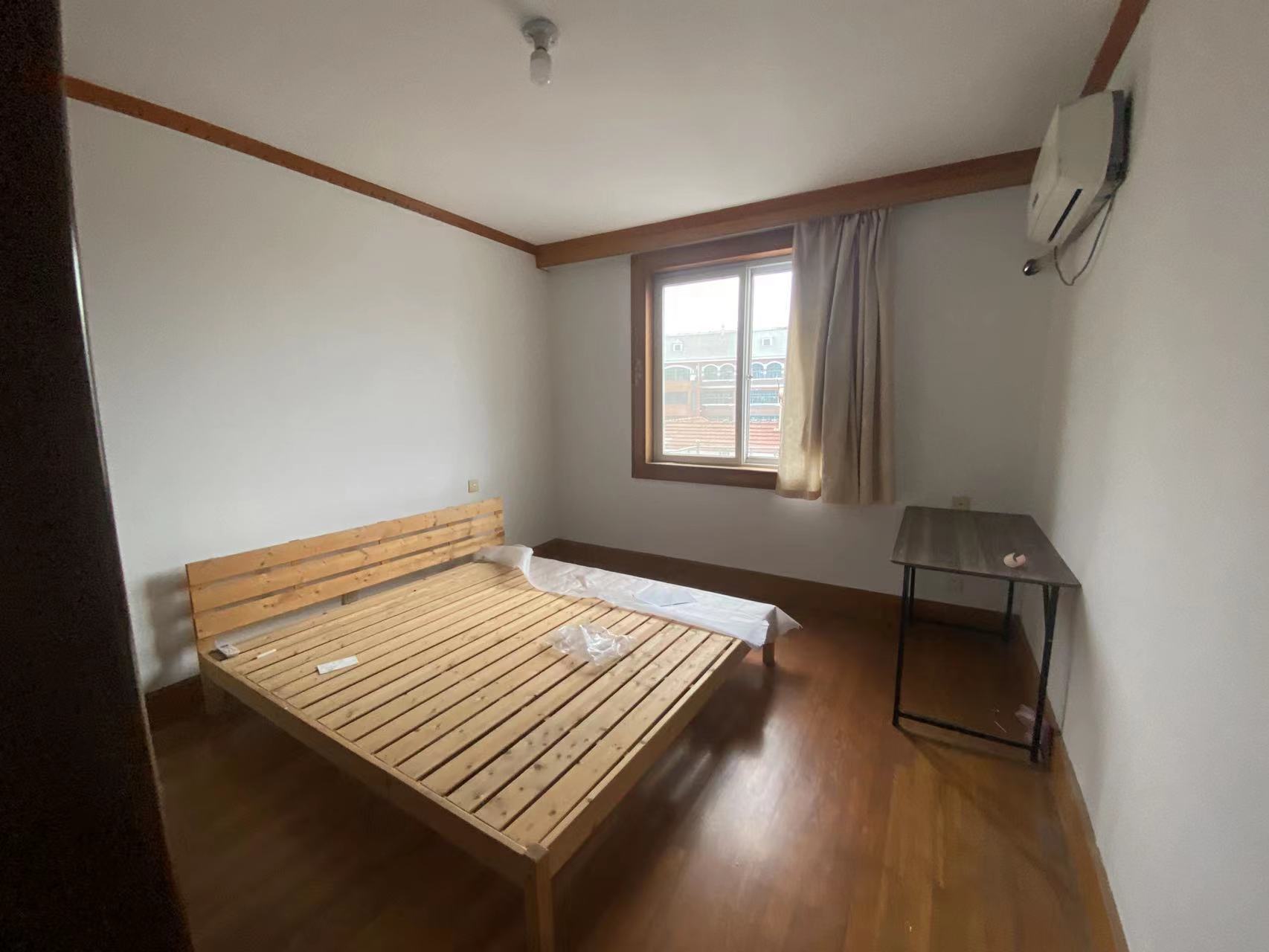 北濠桥东村 4室1厅2卫 140.00m&sup2;