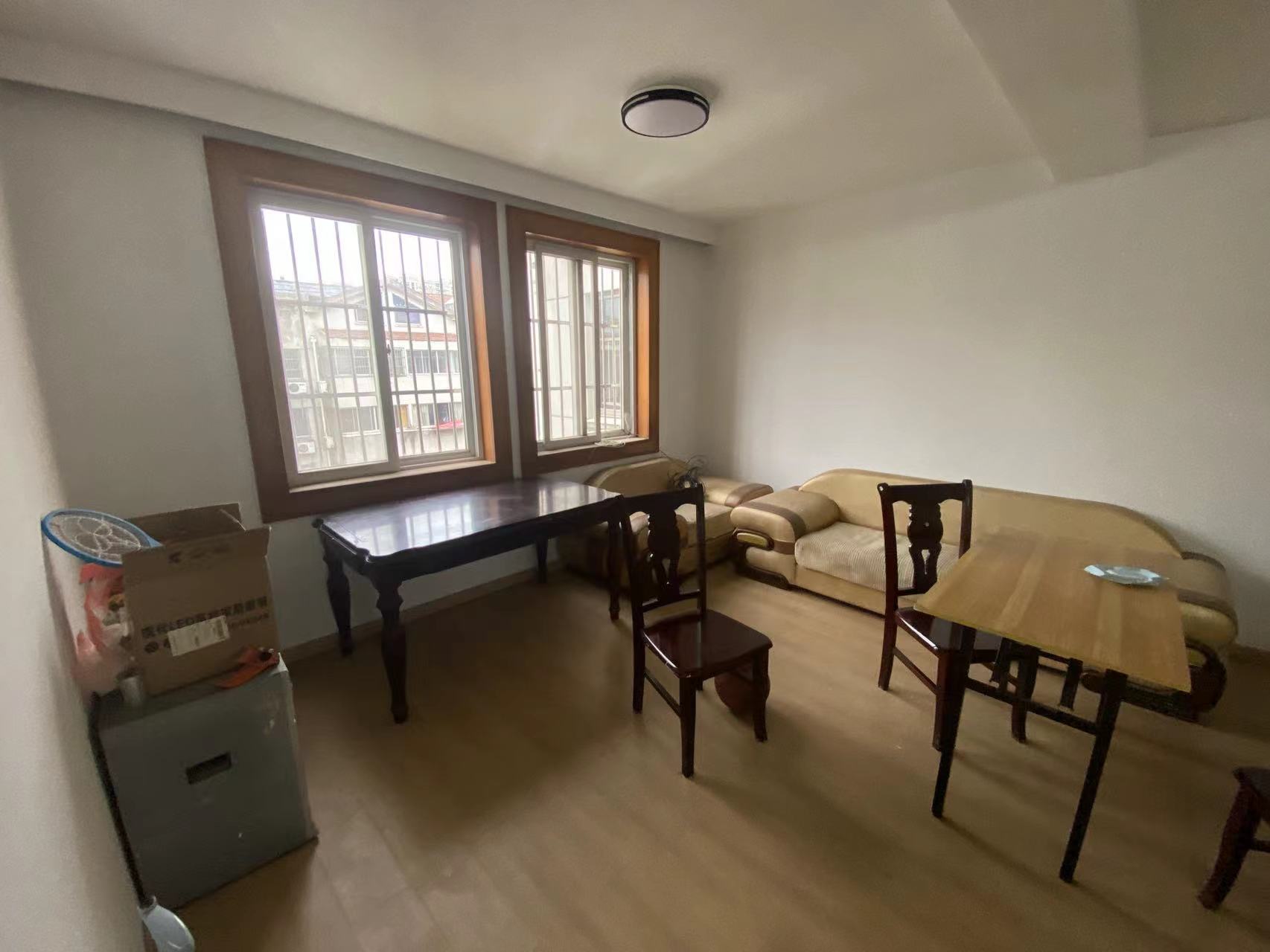 北濠桥东村 4室1厅2卫 140.00m&sup2;