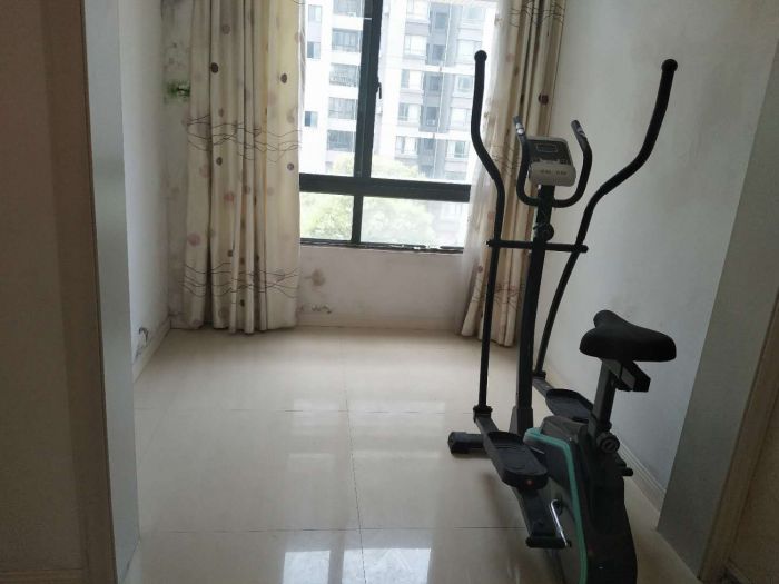 万通城 3室2厅1卫 92m&sup2;