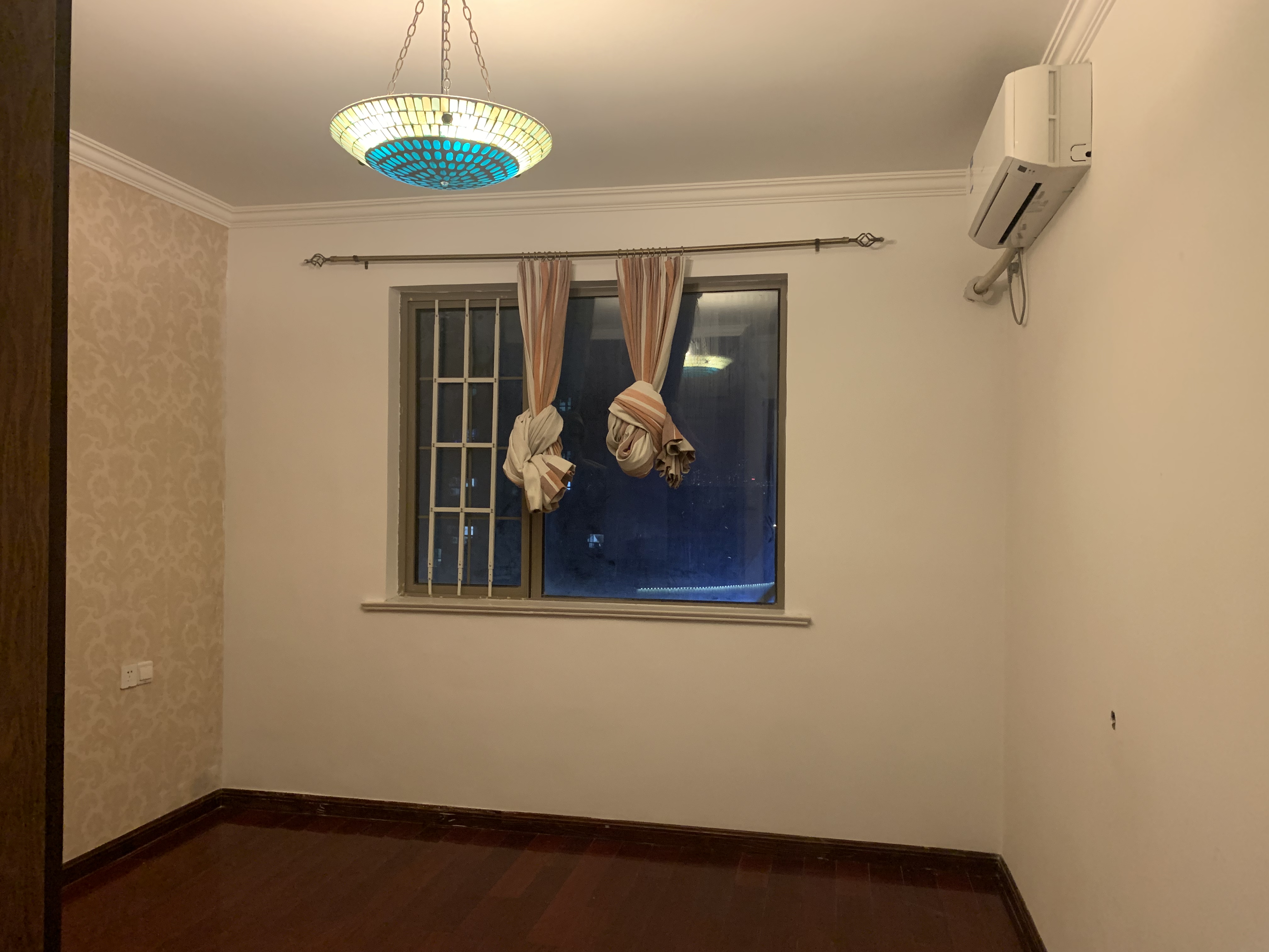 优山美地花园南区 3室2厅2卫 139.00m&sup2;