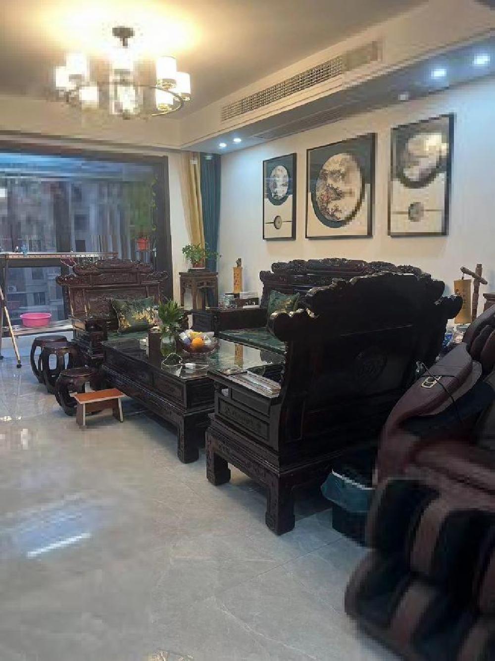 玖珑城 3室2厅2卫 163m&sup2;